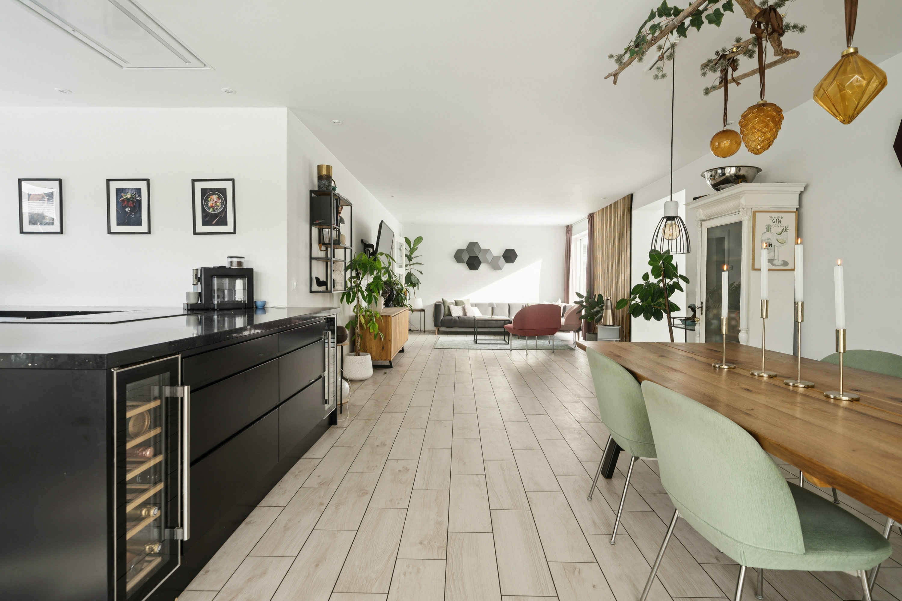 Fremhævet stue billede i fuldskærmstilstand. Billede af Tværskiftet 7A, 2730 Herlev