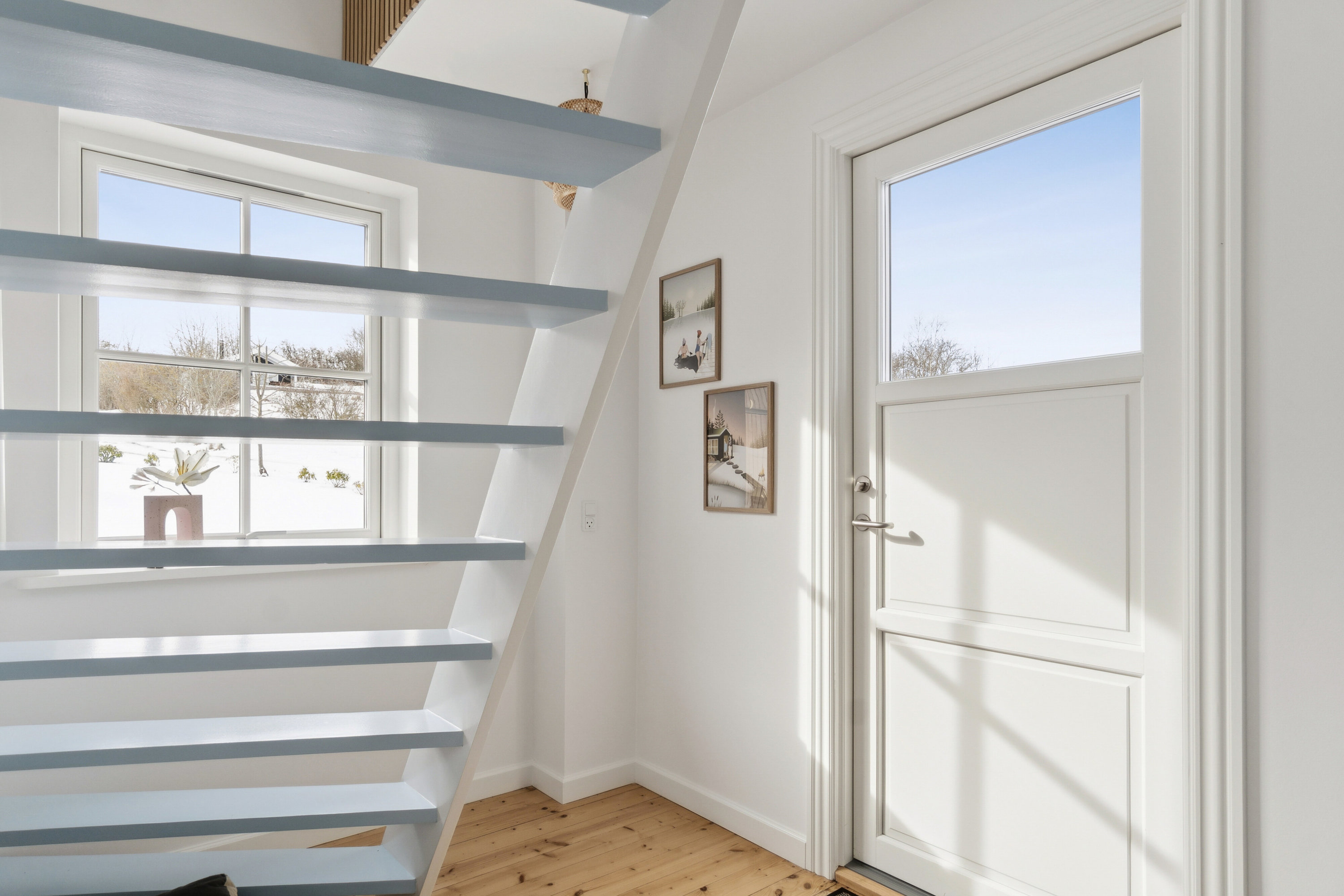 Fremhævet trappe billede i fuldskærmstilstand. Billede af Bølshavn 10, Bølshavn, 3740 Svaneke