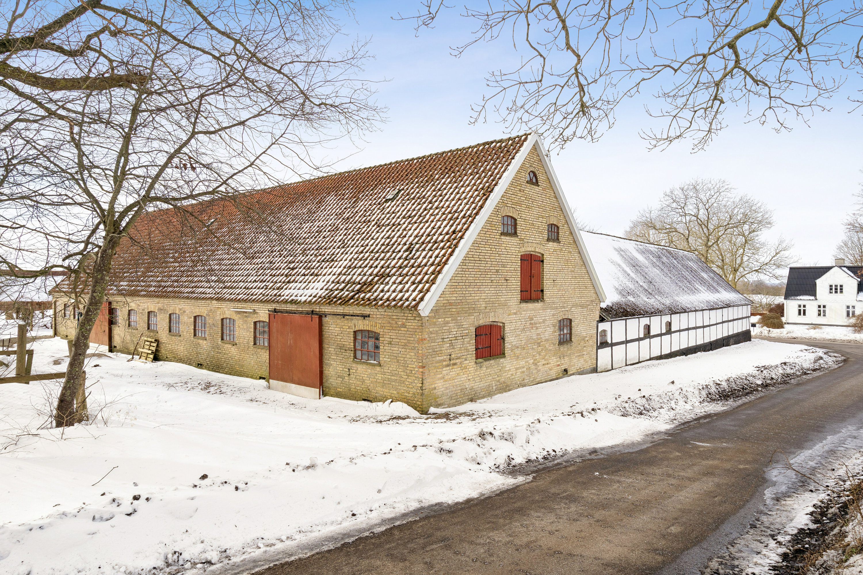 Fremhævet set fra haven billede i fuldskærmstilstand. Billede af Snesere Torpvej 30, Snesere Torp, 4733 Tappernøje