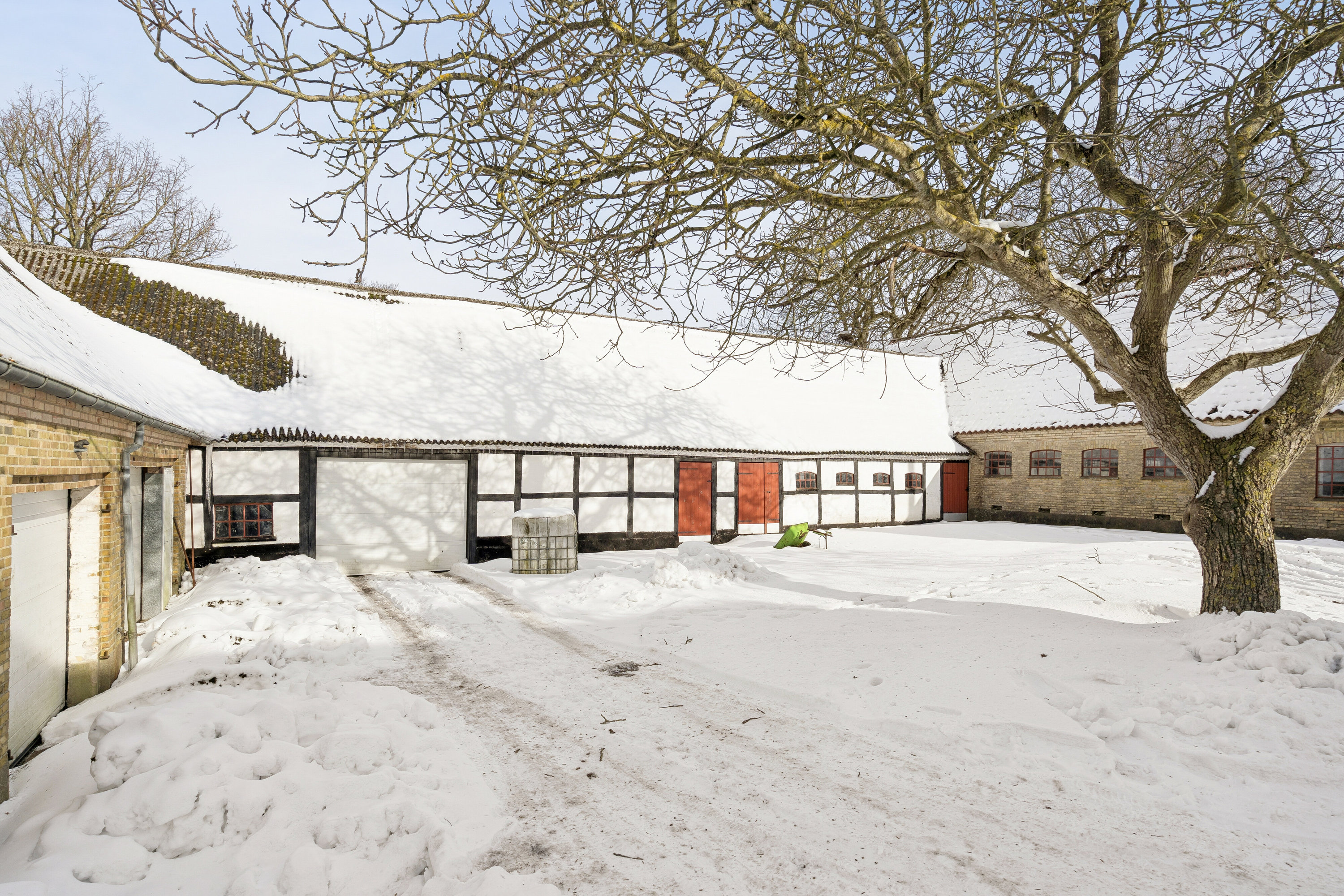Fremhævet set fra haven billede i fuldskærmstilstand. Billede af Snesere Torpvej 30, Snesere Torp, 4733 Tappernøje