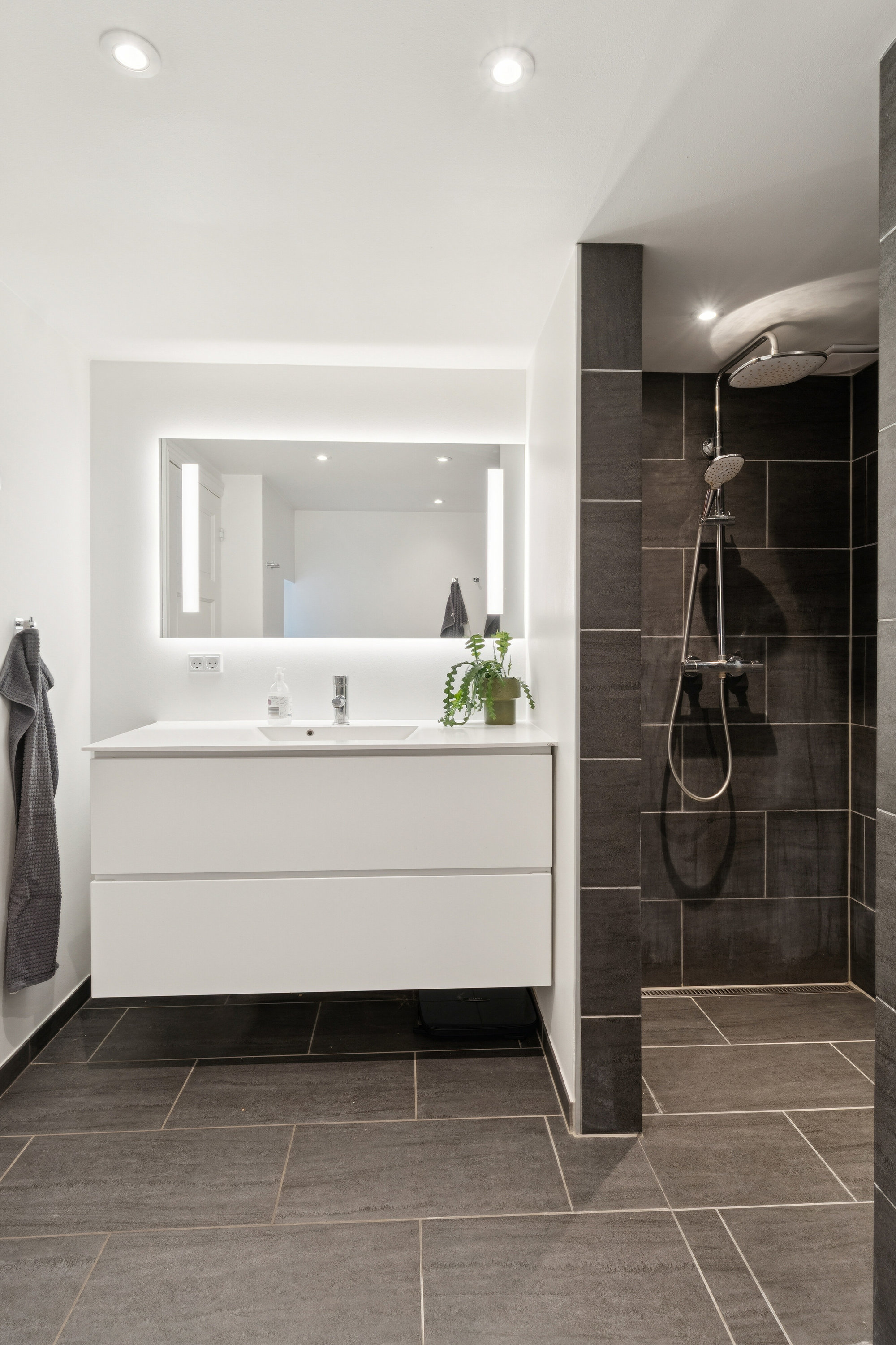 Fremhævet badeværelse billede i fuldskærmstilstand. Billede af Holmevej 50, Brandelev, 4700 Næstved