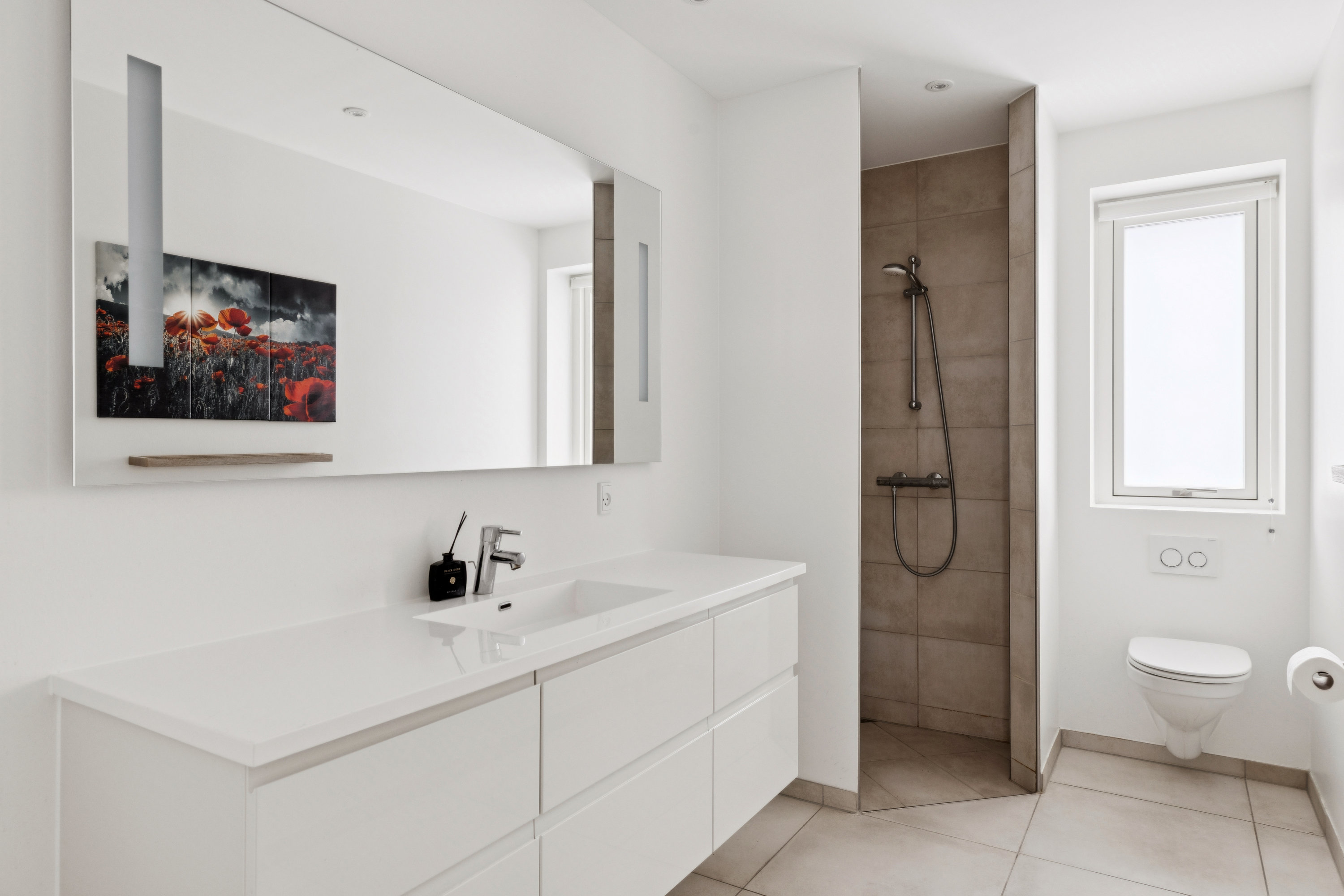 Fremhævet badeværelse billede i fuldskærmstilstand. Billede af Tønnesens Vej 16, 6760 Ribe