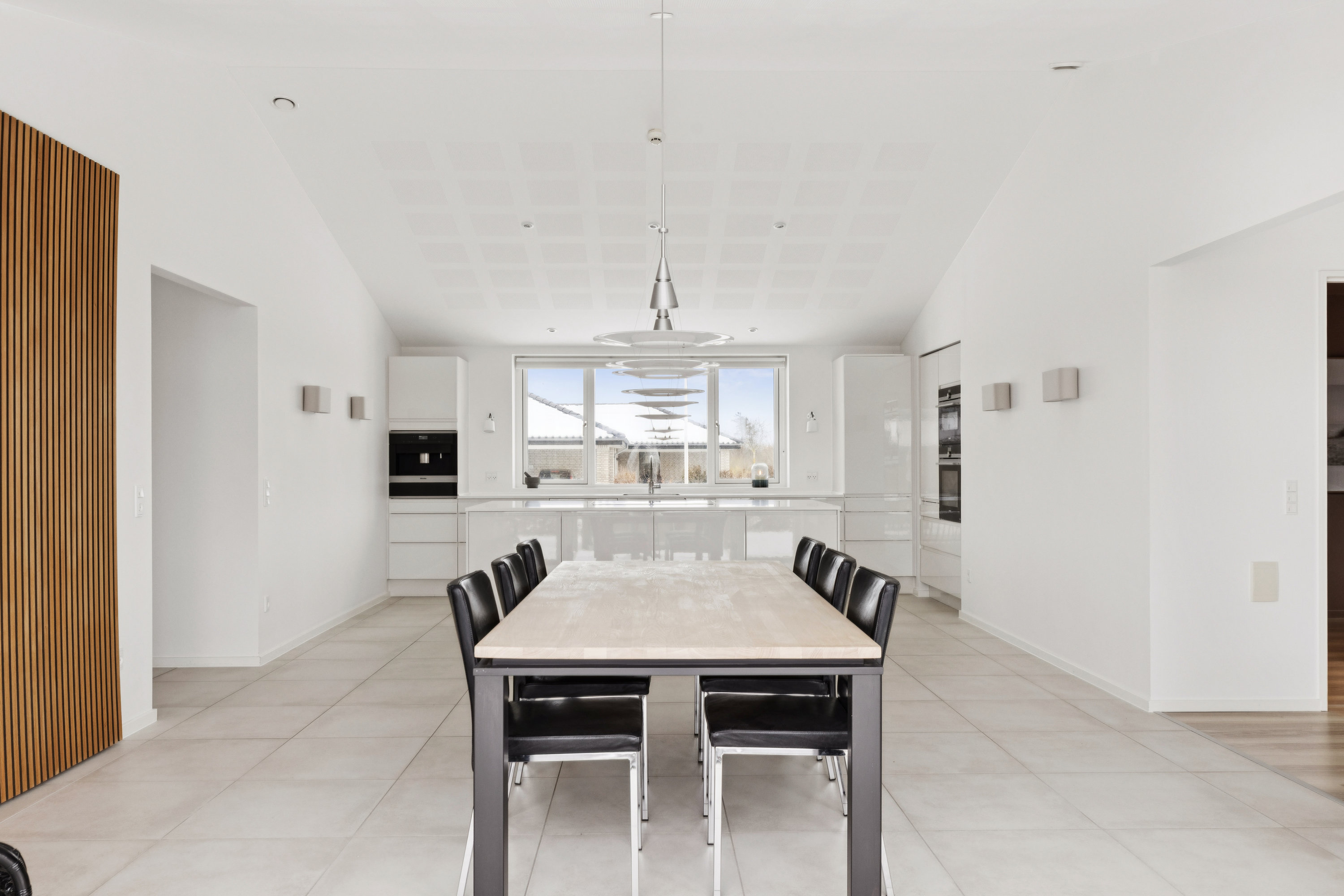 Fremhævet spisestue billede i fuldskærmstilstand. Billede af Tønnesens Vej 16, 6760 Ribe