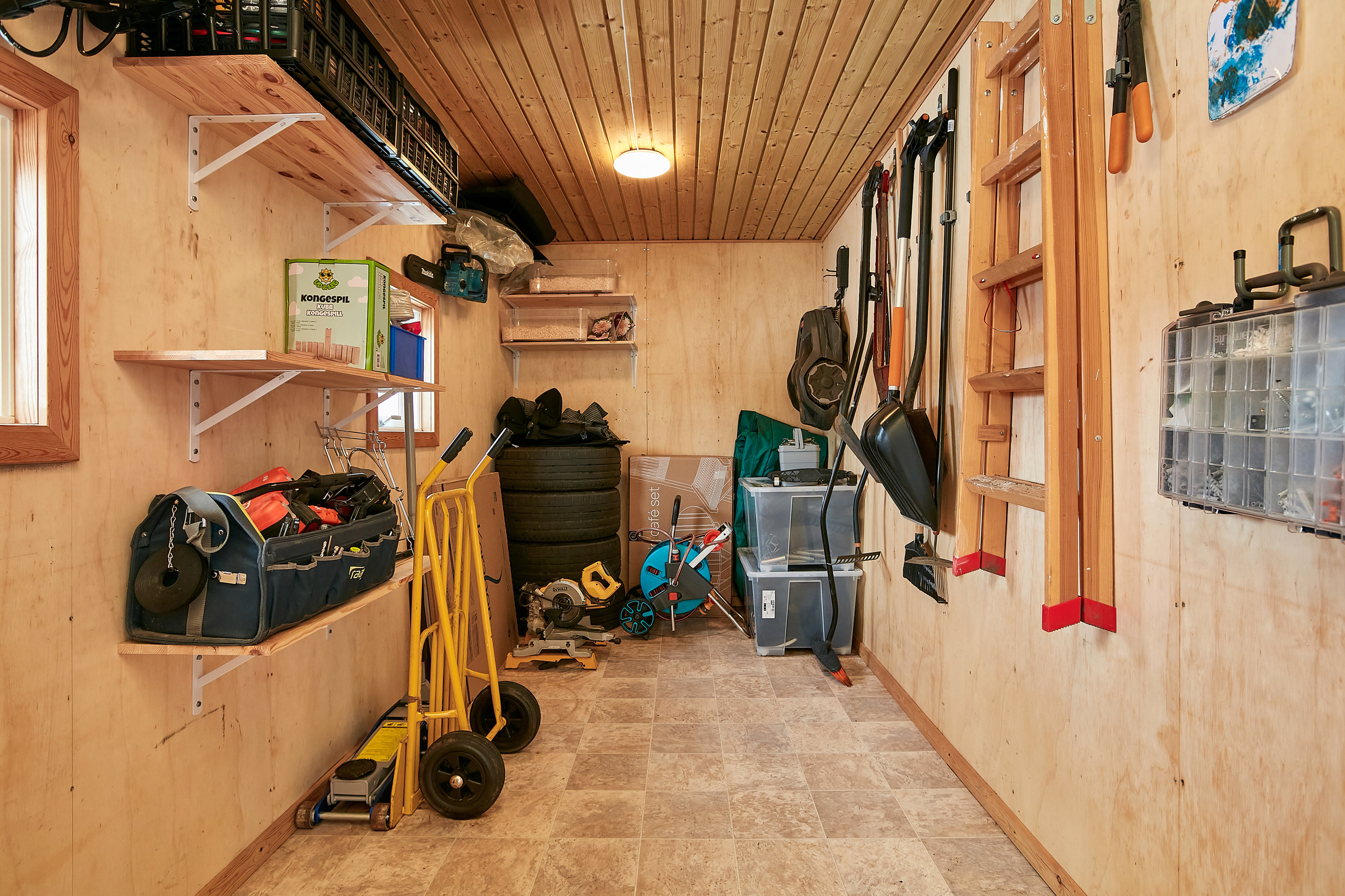 Fremhævet skur billede i fuldskærmstilstand. Billede af Ll. Clemens 5, Nim, 8740 Brædstrup