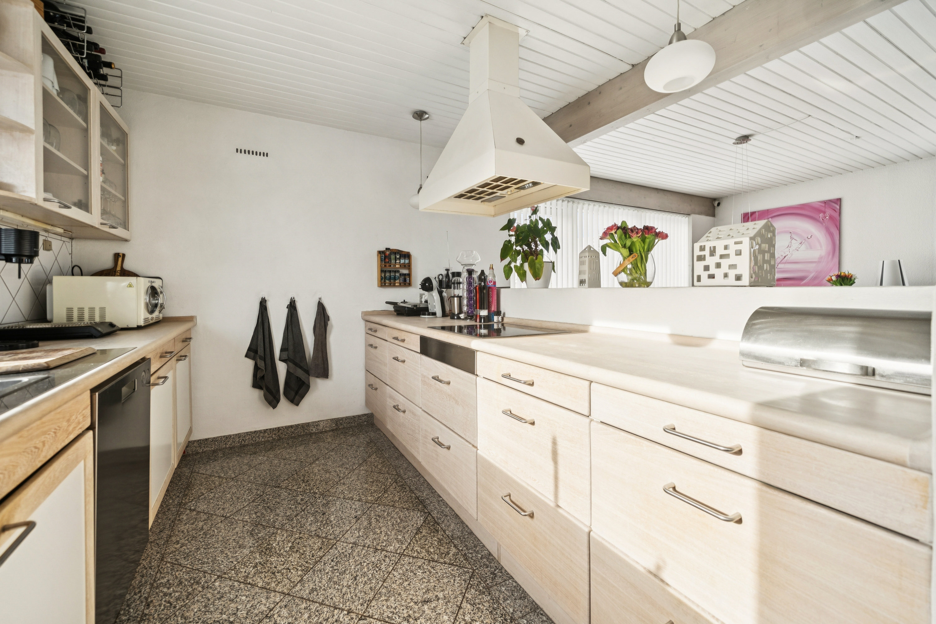 Fremhævet køkken billede i fuldskærmstilstand. Billede af Kamdalen 32, 2730 Herlev