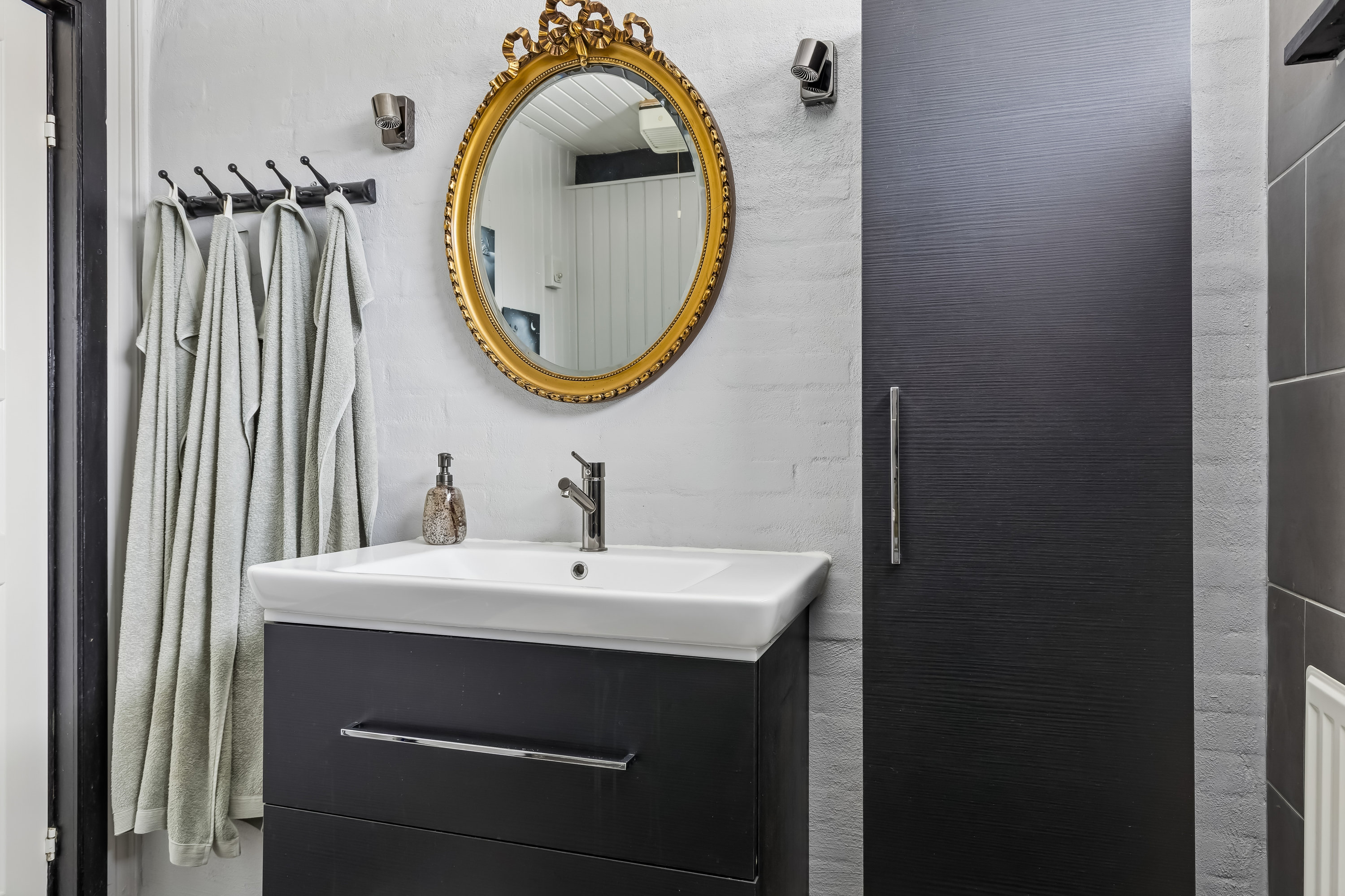 Fremhævet badeværelse billede i fuldskærmstilstand. Billede af Karolinevej 8, Kaldred, 4593 Eskebjerg