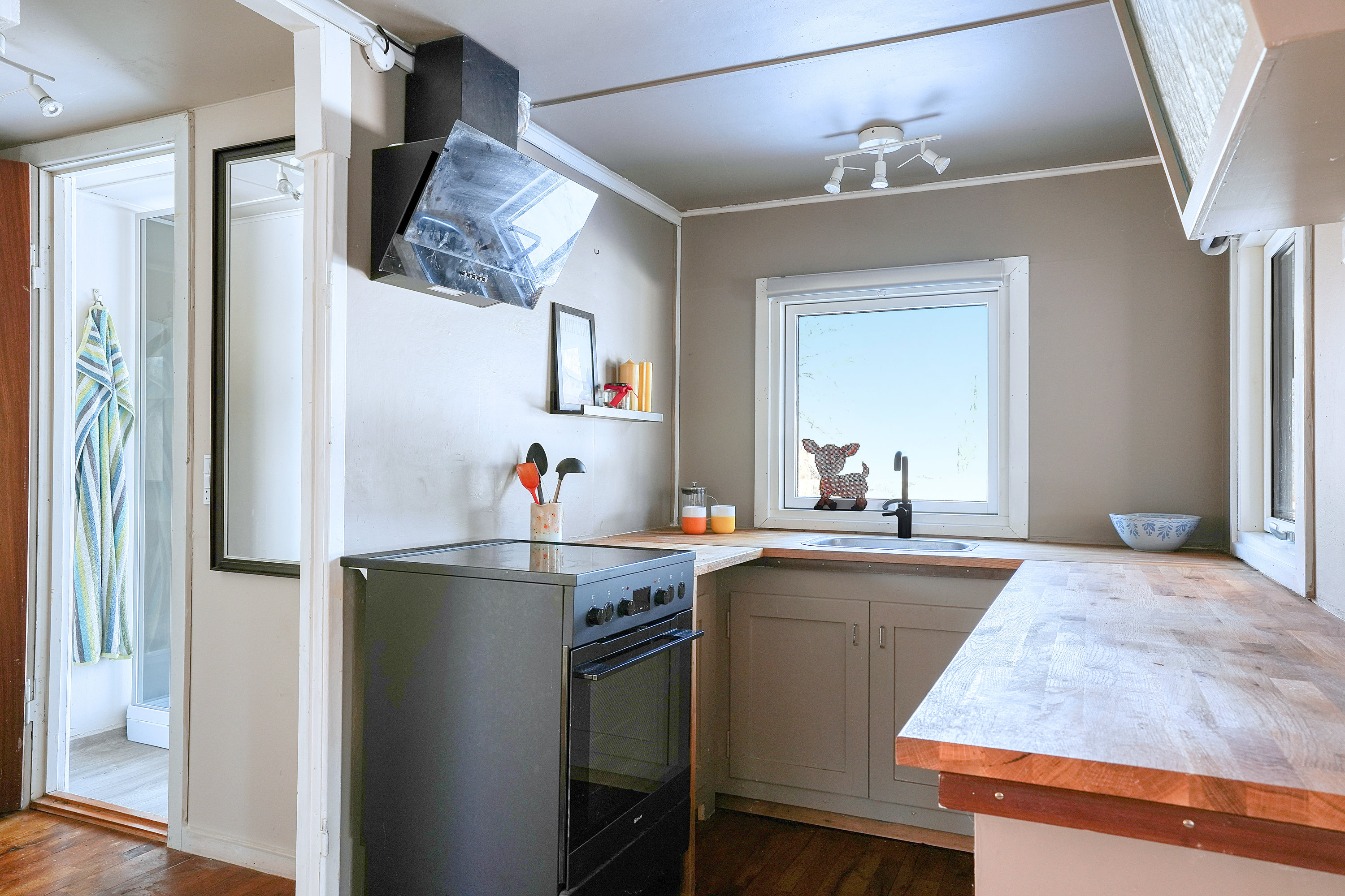 Fremhævet køkken billede i fuldskærmstilstand. Billede af Løserup Strandvej 4, Løserup, 4300 Holbæk