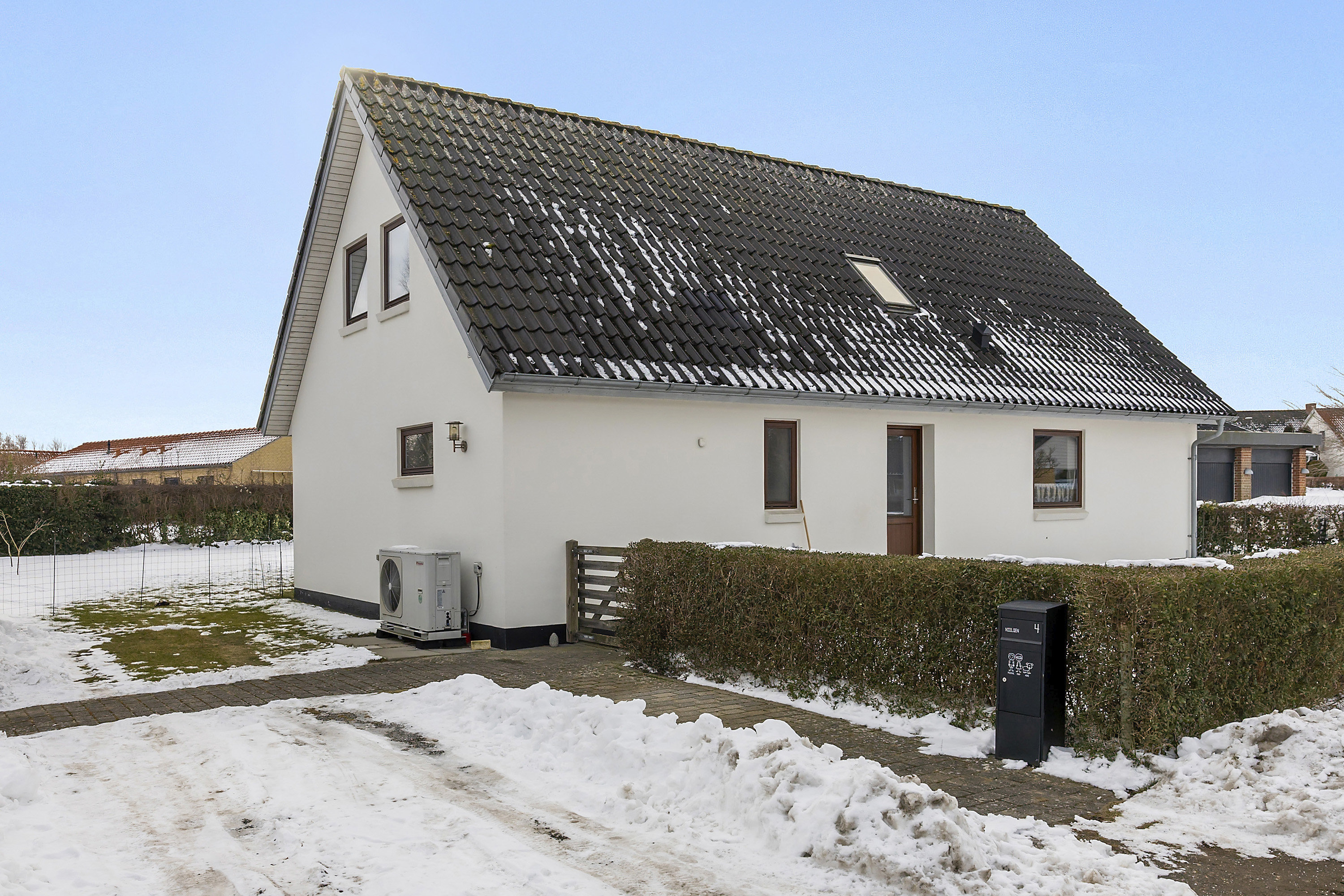 Fremhævet ejendommen billede i fuldskærmstilstand. Billede af Havnevej 4, Snaptun, 7130 Juelsminde