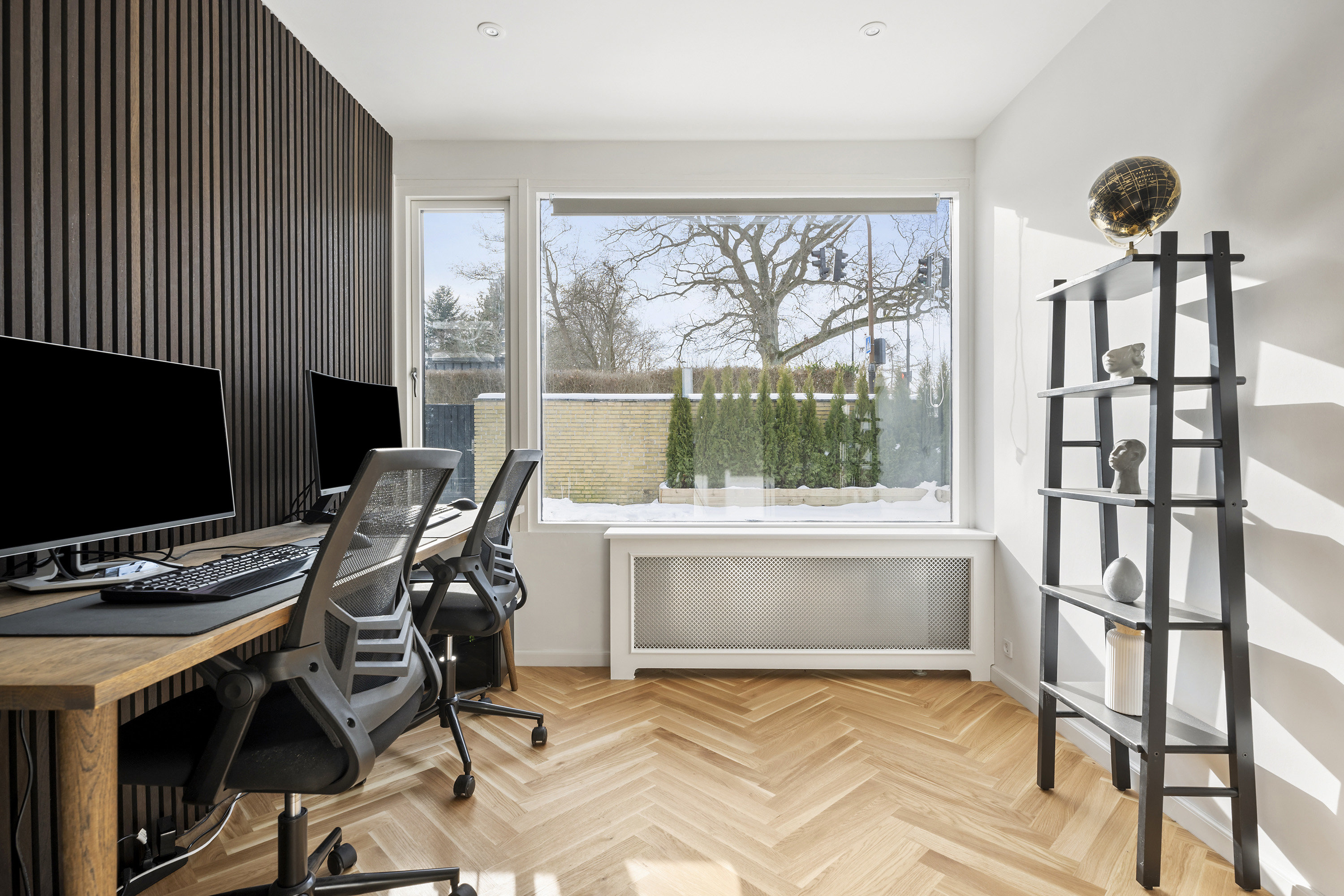 Fremhævet kontor billede i fuldskærmstilstand. Billede af Ellehaven 7, Trørød, 2950 Vedbæk
