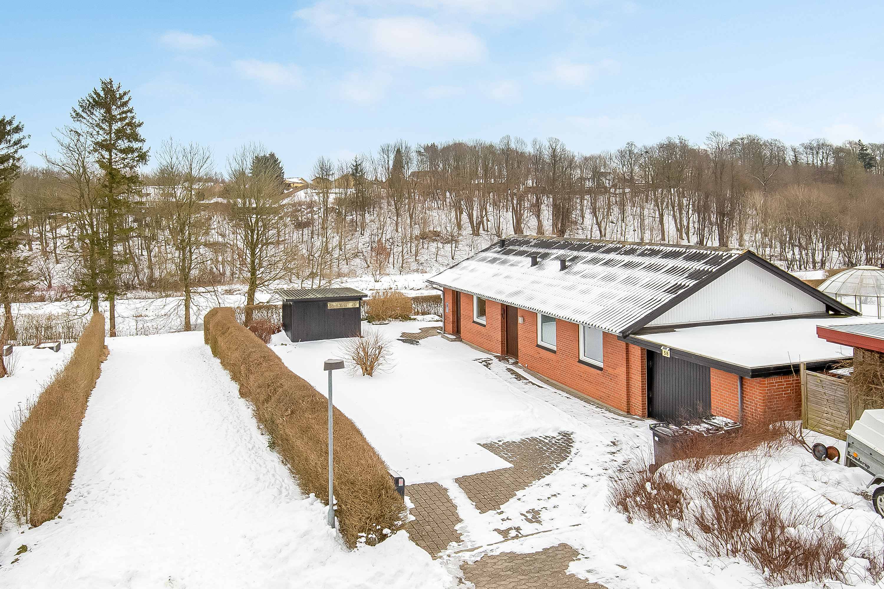 Fremhævet mastefoto billede i fuldskærmstilstand. Billede af Åparken 58, 6640 Lunderskov