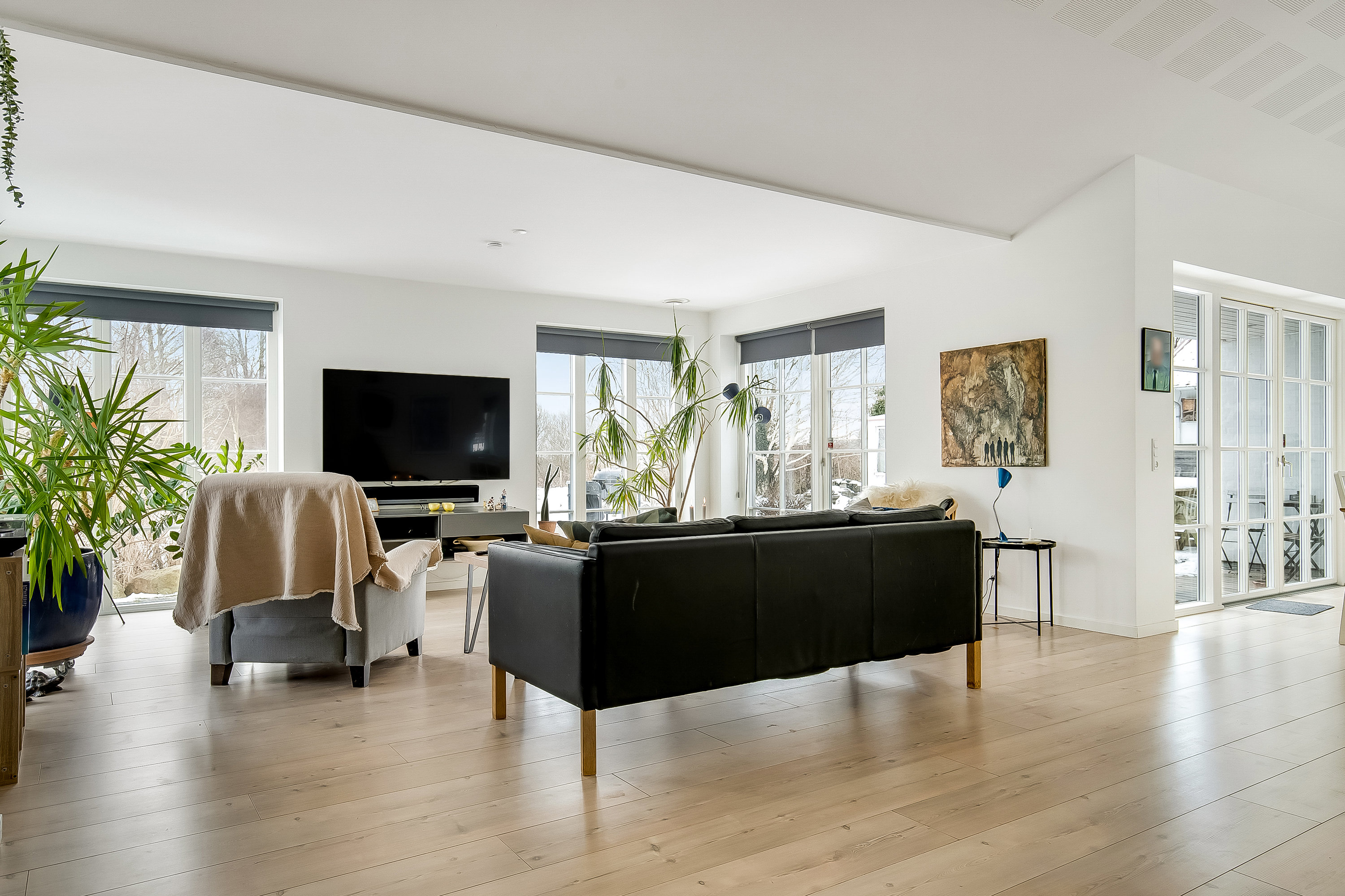 Fremhævet stue billede i fuldskærmstilstand. Billede af Varmarkvej 29, 6092 Sønder Stenderup