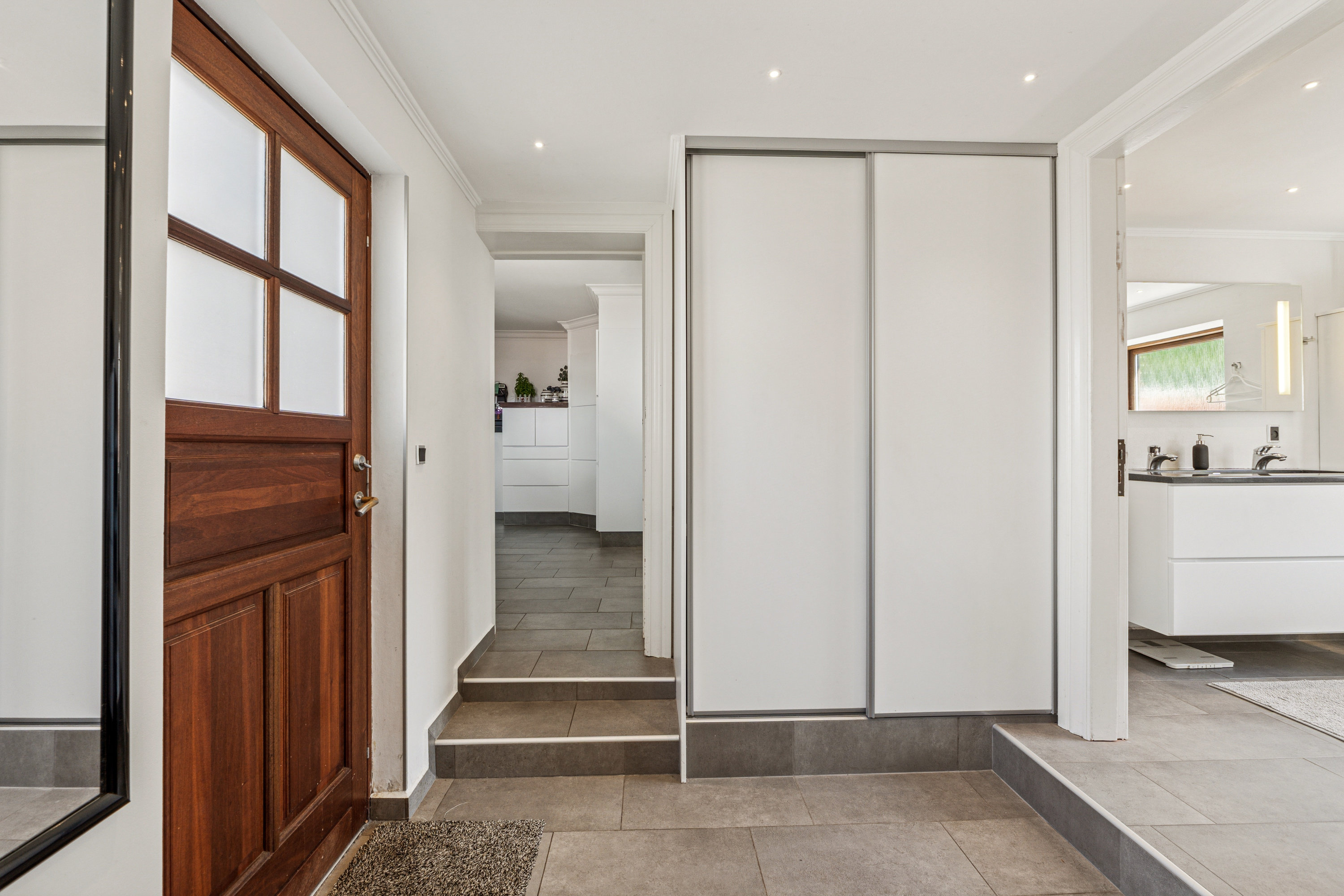 Fremhævet baggang billede i fuldskærmstilstand. Billede af Langgade 1, Fjelstervang, 6933 Kibæk