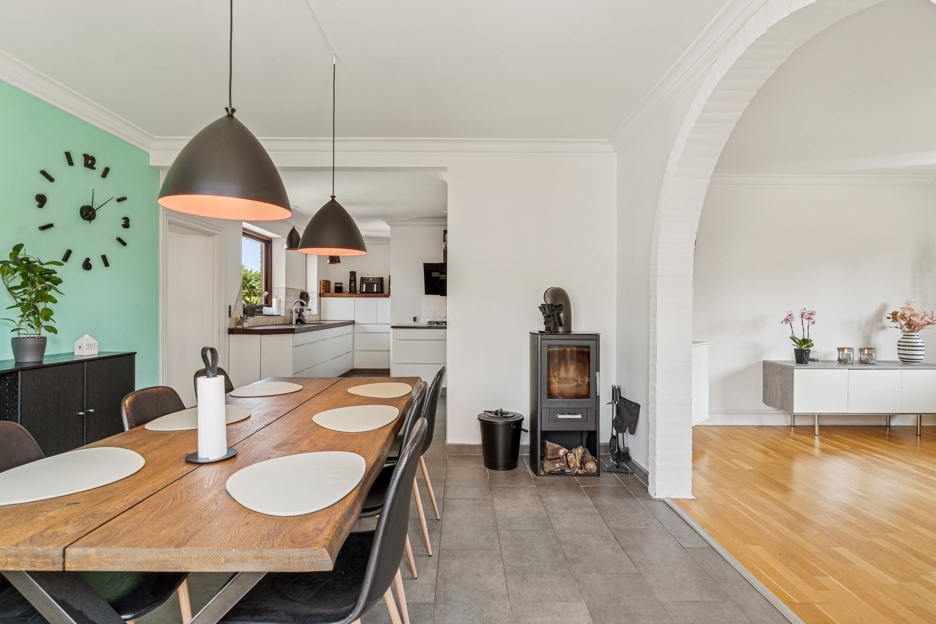 Fremhævet spisestue billede i fuldskærmstilstand. Billede af Langgade 1, Fjelstervang, 6933 Kibæk