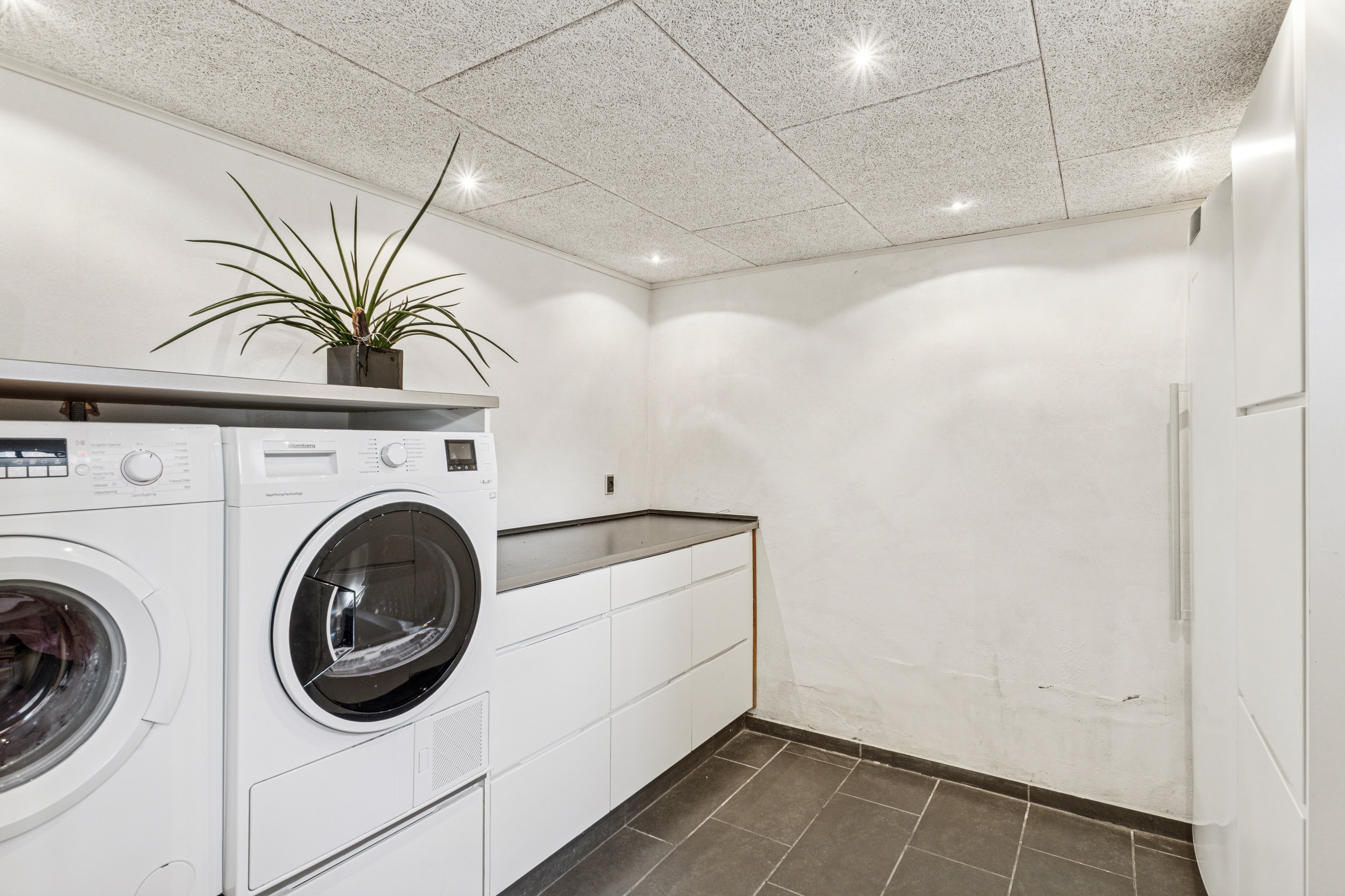 Fremhævet vaskerum billede i fuldskærmstilstand. Billede af Langgade 1, Fjelstervang, 6933 Kibæk