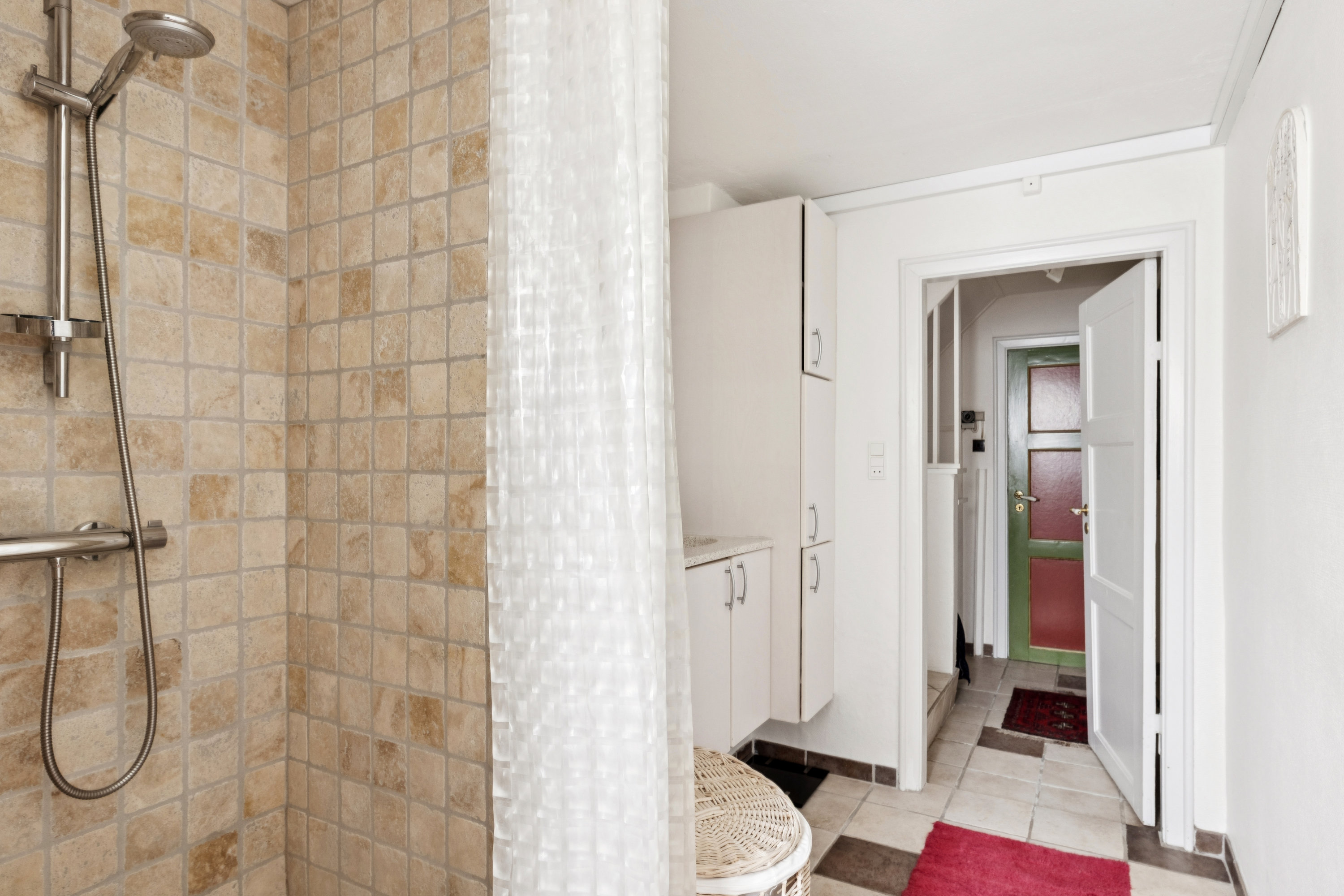 Fremhævet badeværelse billede i fuldskærmstilstand. Billede af Kølvej 36, 8500 Grenaa