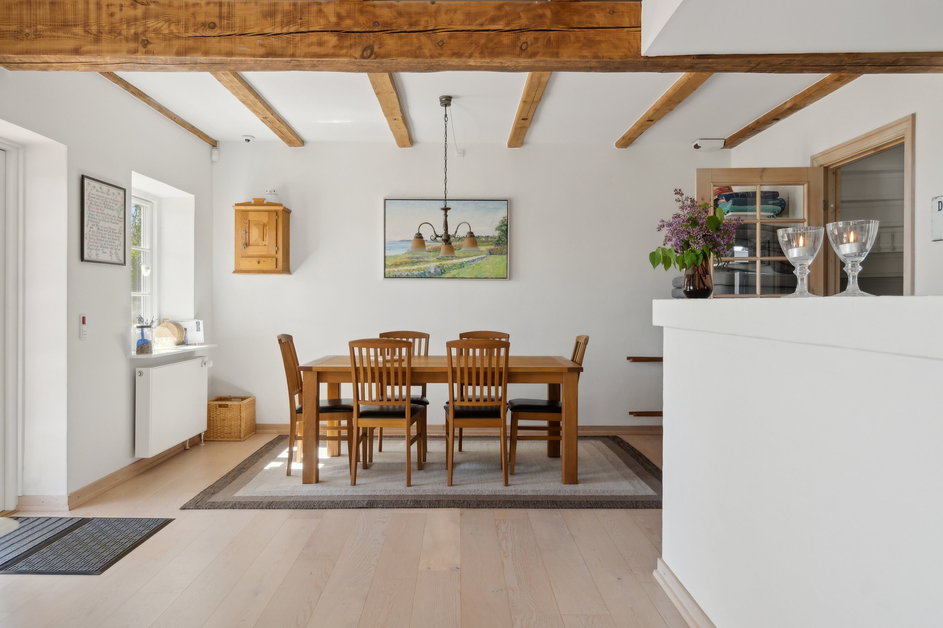 Fremhævet spisestue billede i fuldskærmstilstand. Billede af Fjordvænget 13, 4581 Rørvig