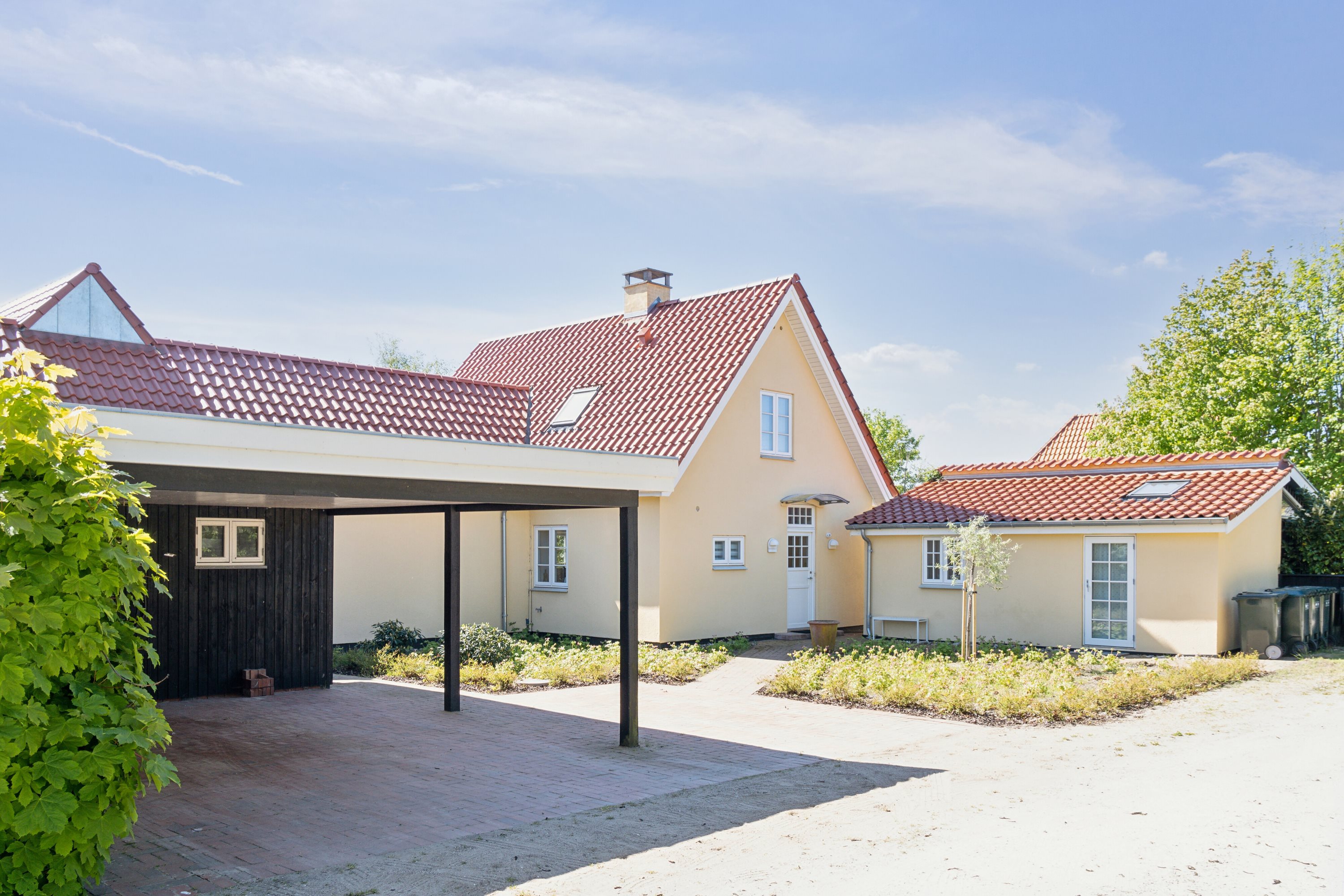 Fremhævet udendørs billede i fuldskærmstilstand. Billede af Fjordvænget 13, 4581 Rørvig