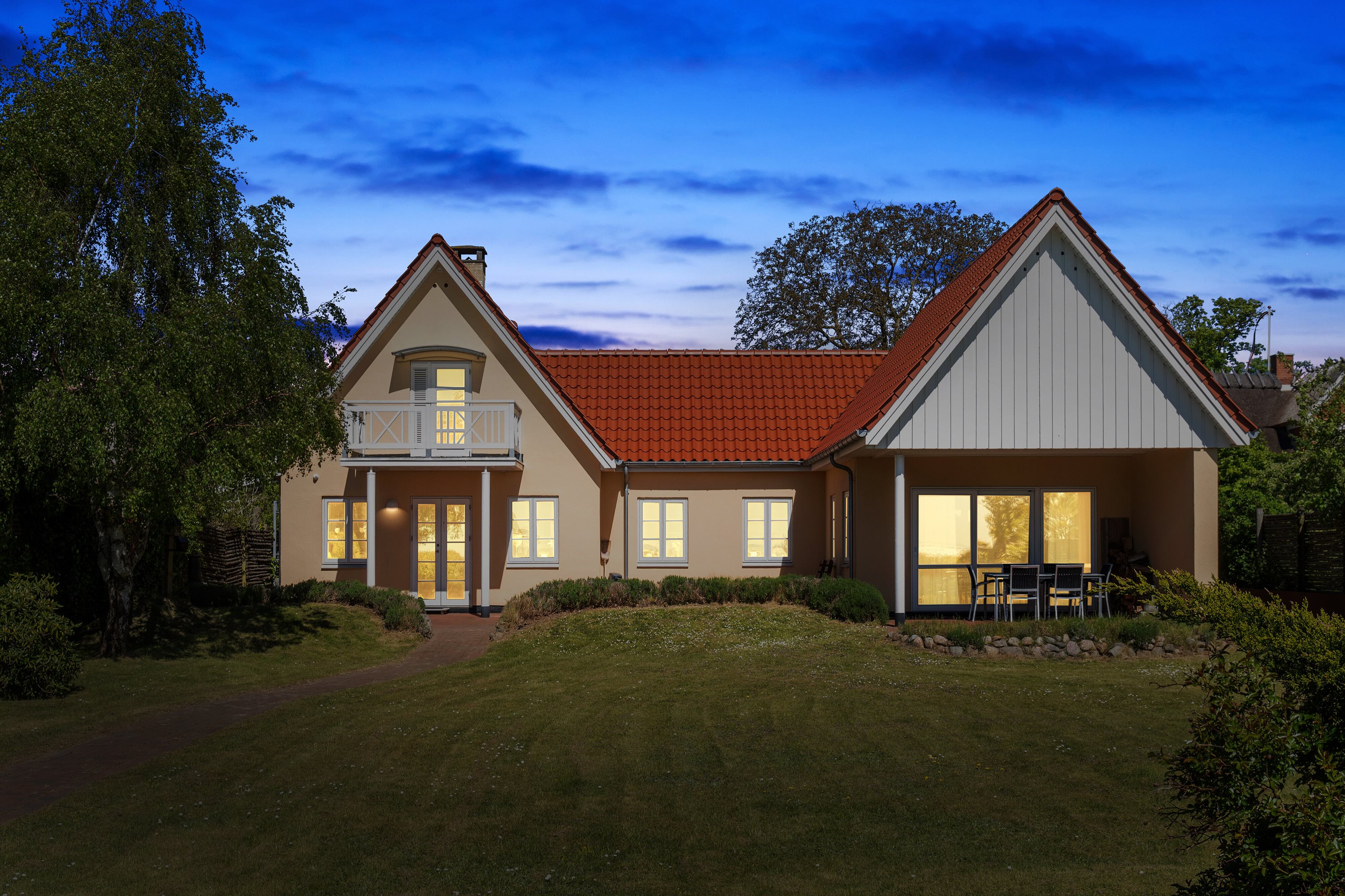 Fremhævet set fra haven billede i fuldskærmstilstand. Billede af Fjordvænget 13, 4581 Rørvig