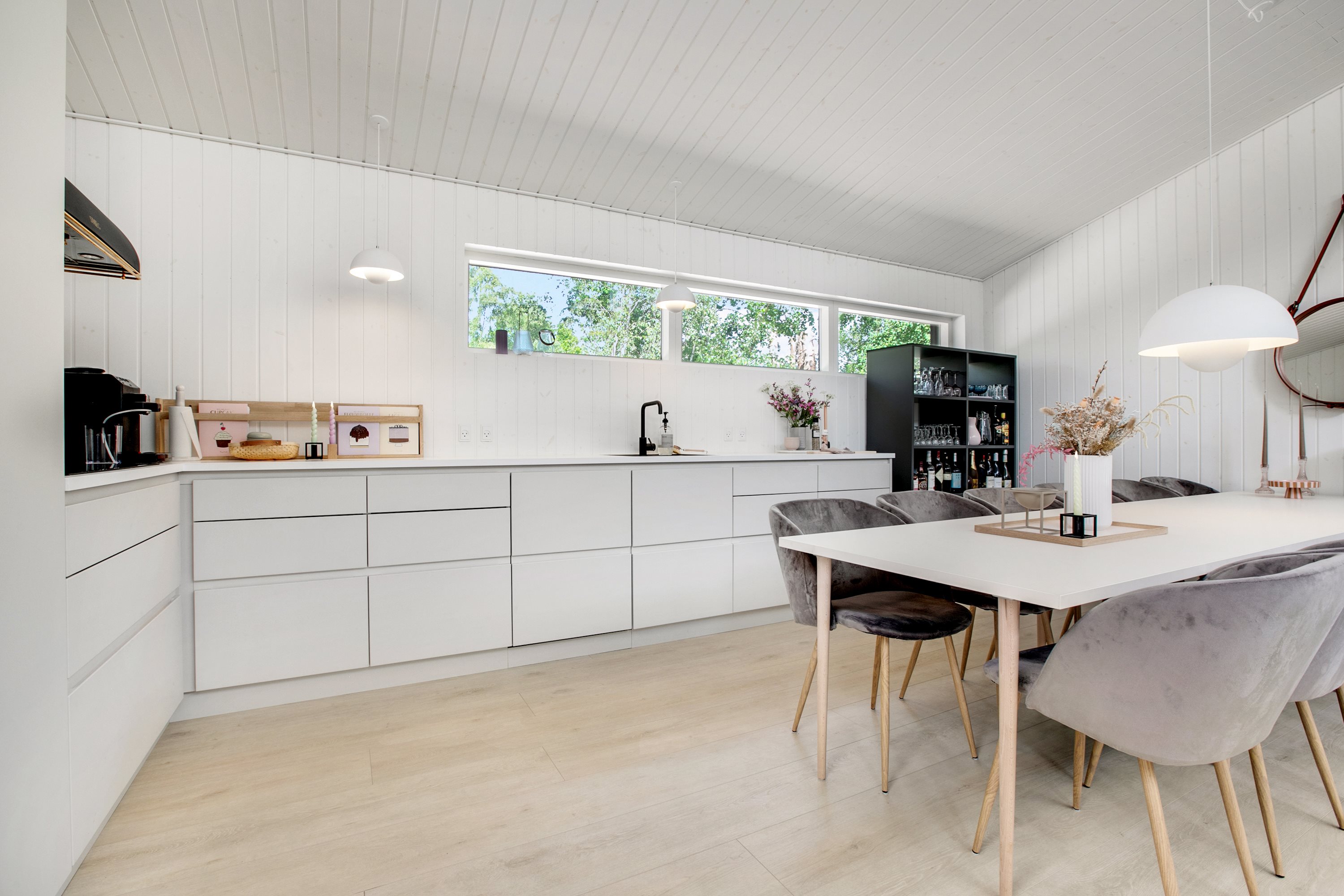 Fremhævet køkken billede i fuldskærmstilstand. Billede af Skovvej 19, Fjellerup Strand, 8585 Glesborg