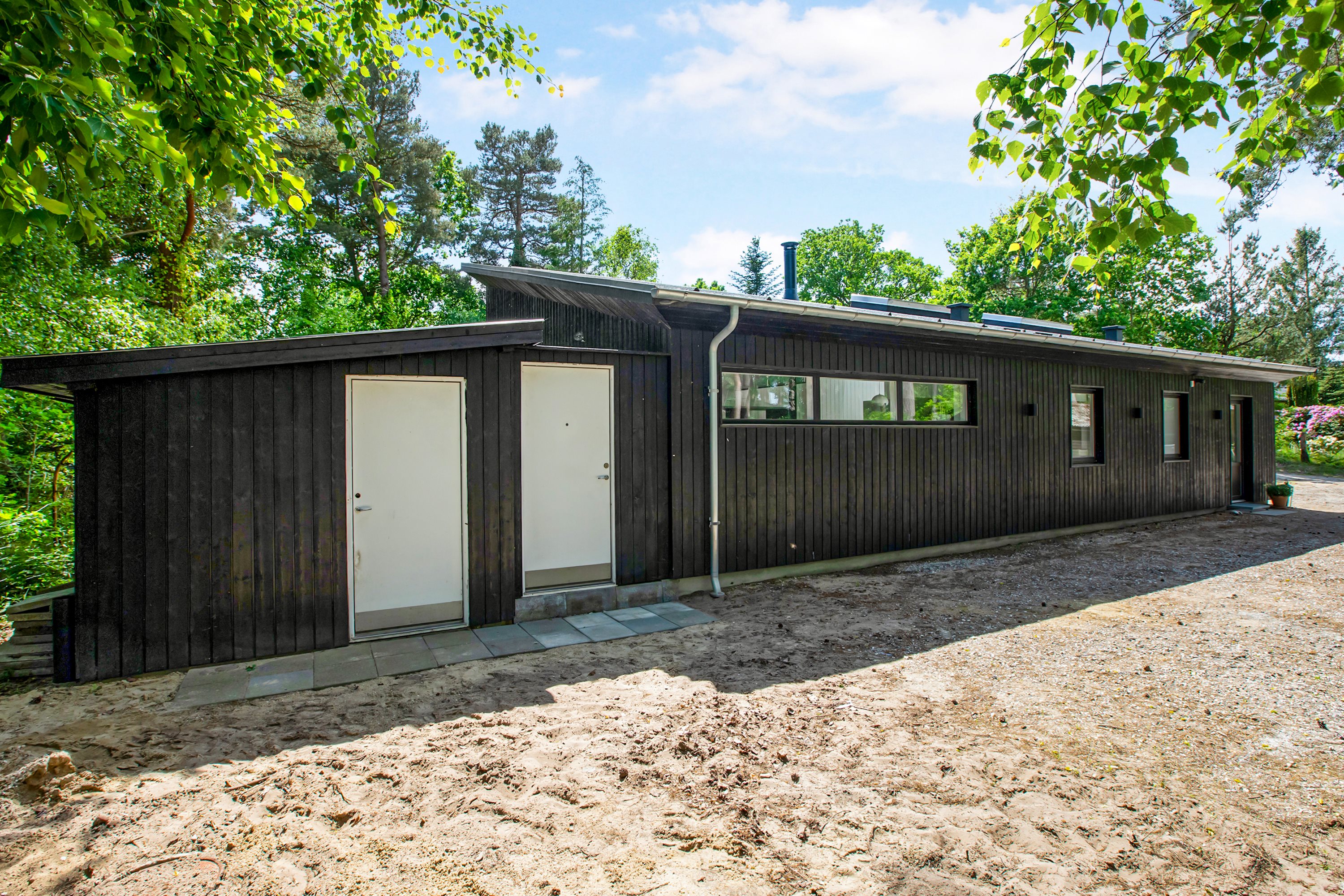 Fremhævet ejendom 1 billede i fuldskærmstilstand. Billede af Skovvej 19, Fjellerup Strand, 8585 Glesborg