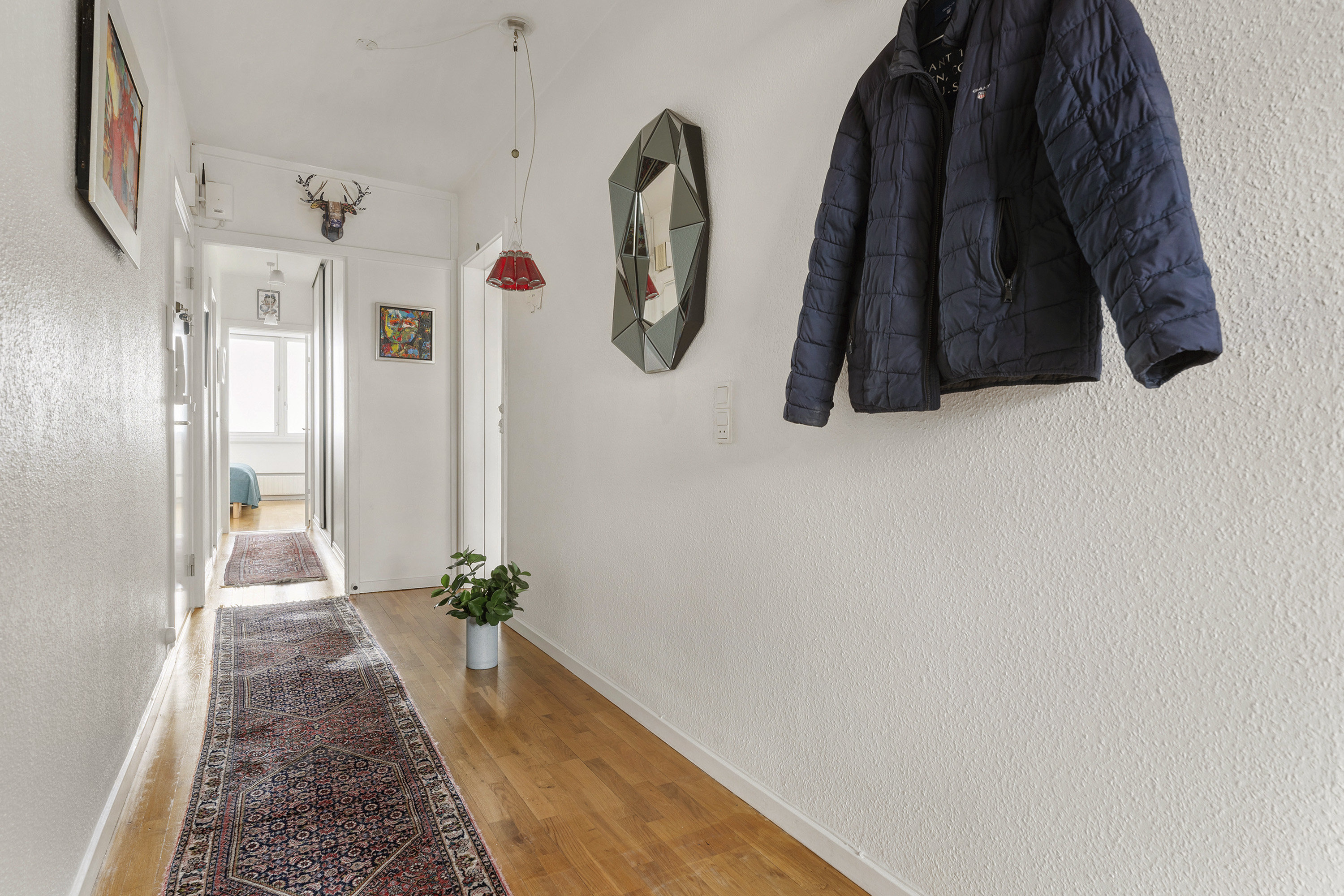 Fremhævet entré billede i fuldskærmstilstand. Billede af Skodsborgparken 42, 3. th., 2942 Skodsborg