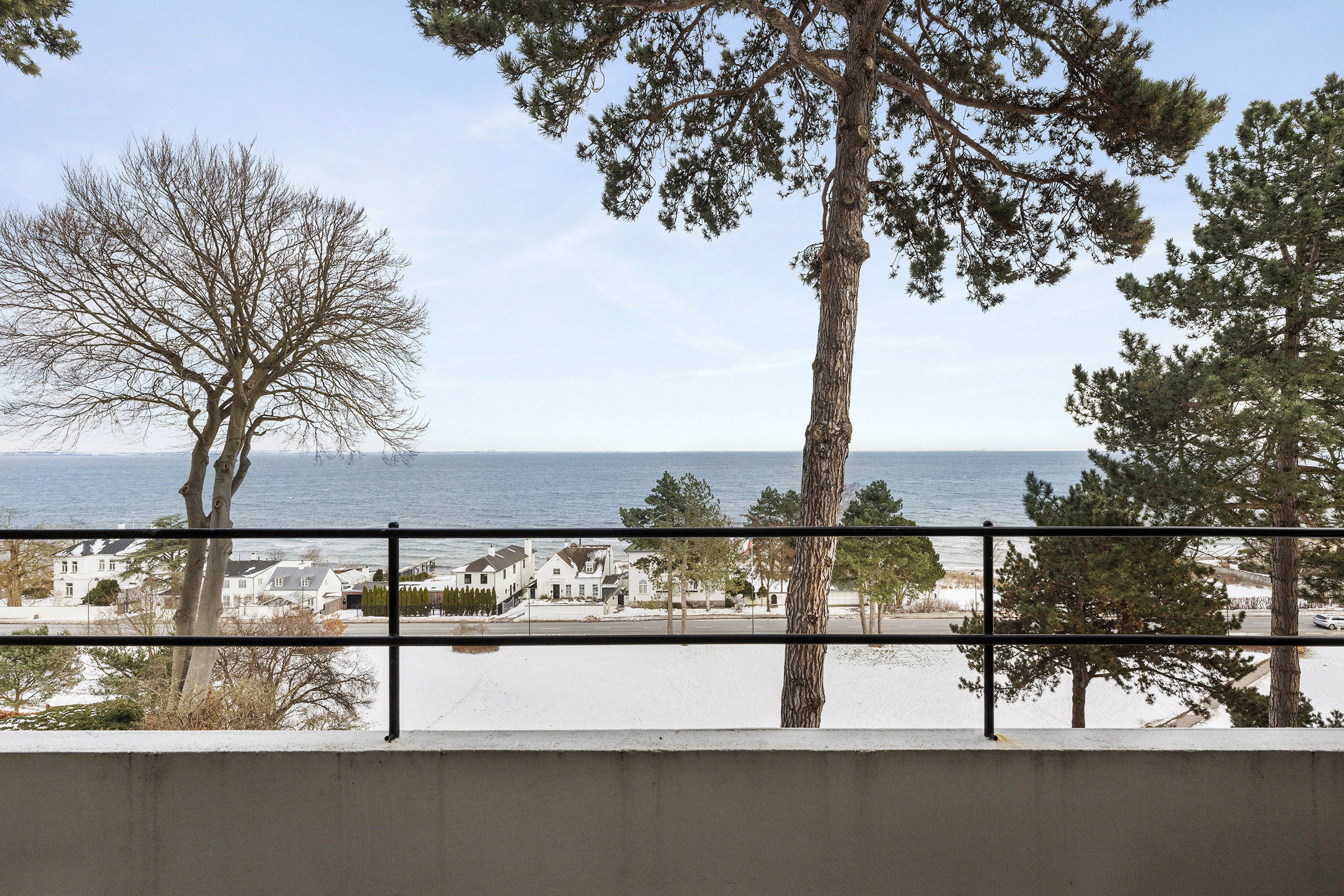 Fremhævet havudsigt billede i fuldskærmstilstand. Billede af Skodsborgparken 42, 3. th., 2942 Skodsborg