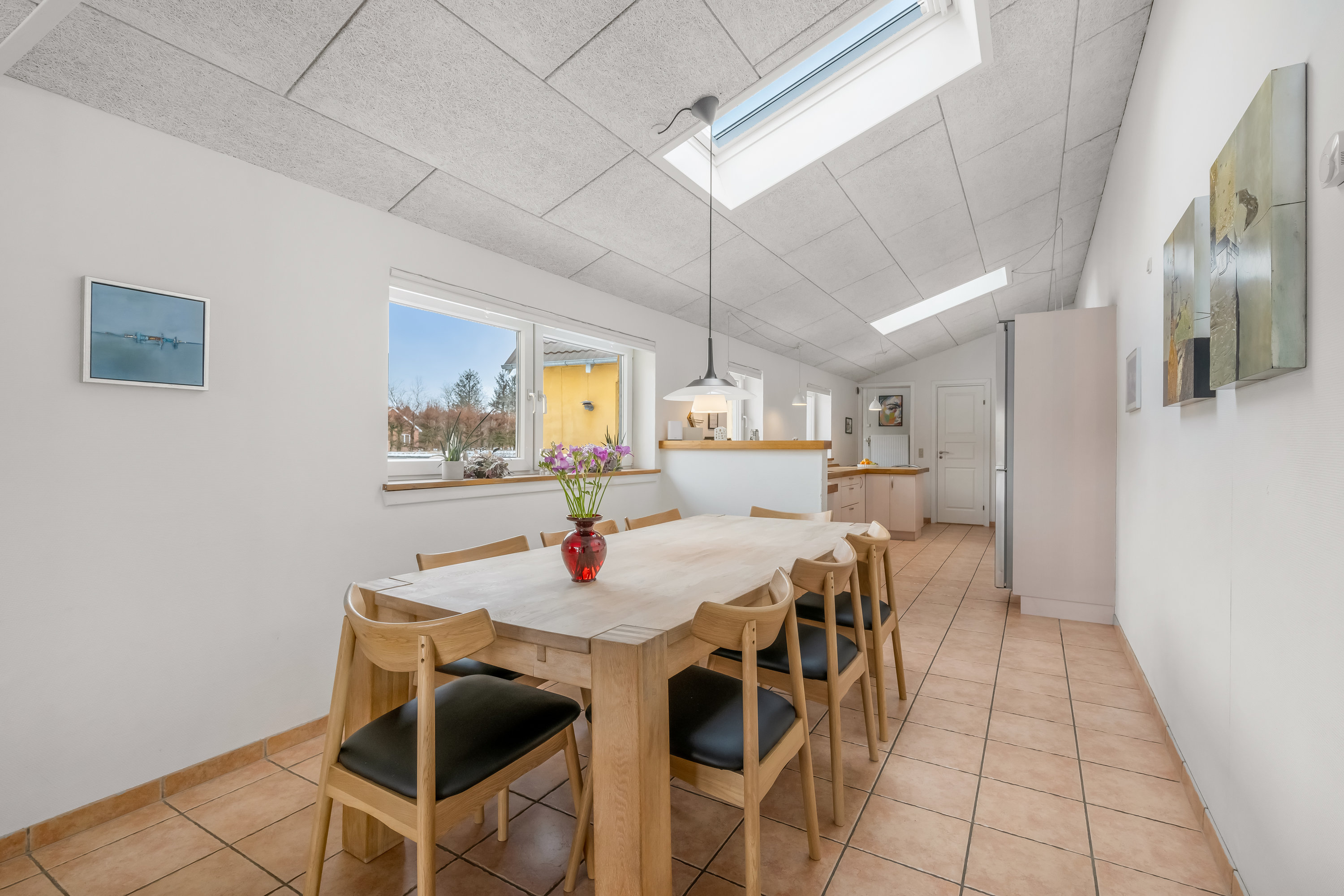 Fremhævet stue billede i fuldskærmstilstand. Billede af Gåsdalvej 9, Troldhede, 6920 Videbæk