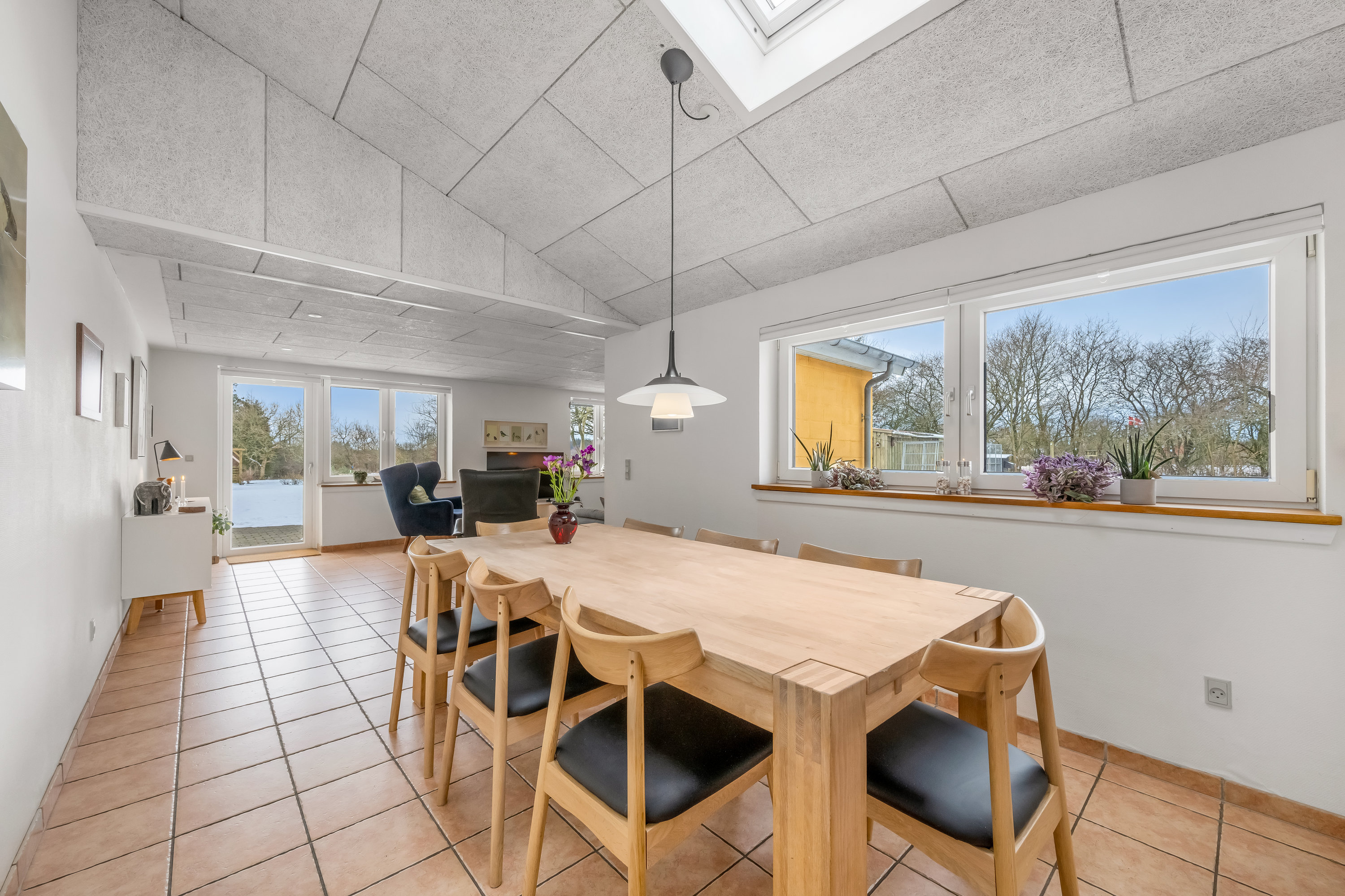 Fremhævet stue billede i fuldskærmstilstand. Billede af Gåsdalvej 9, Troldhede, 6920 Videbæk