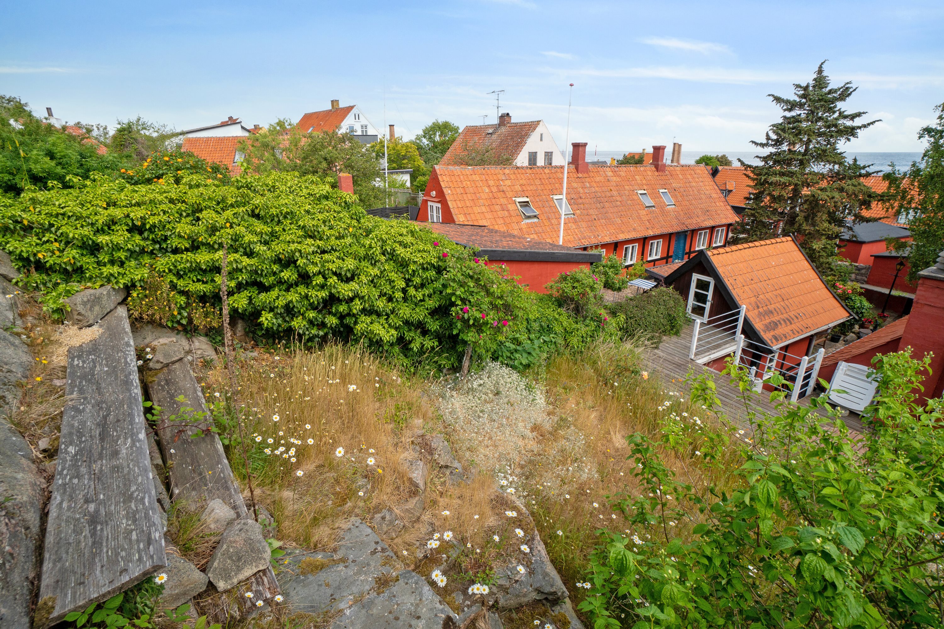 Fremhævet udendørs billede i fuldskærmstilstand. Billede af Brøddegade 39, 3760 Gudhjem