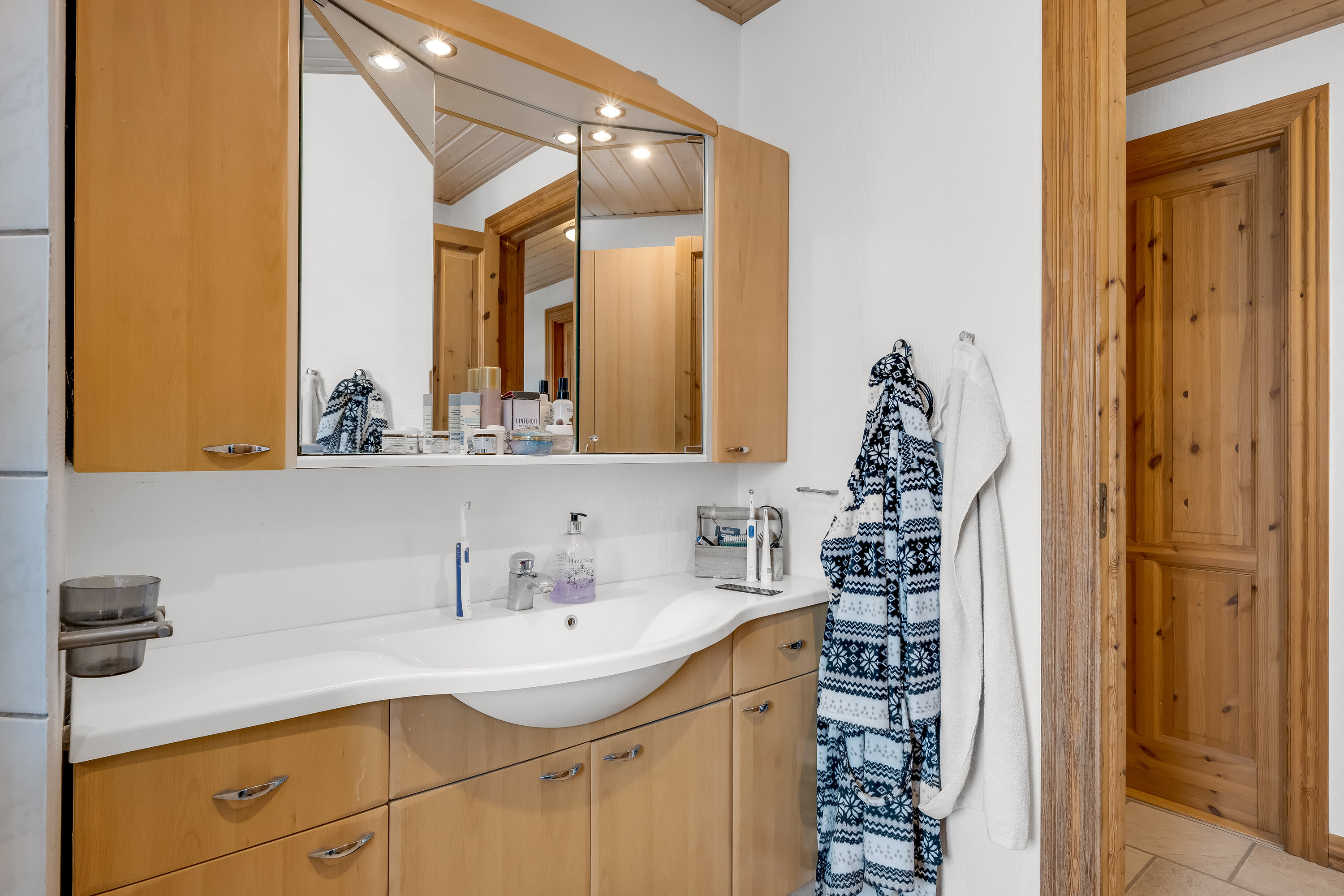 Fremhævet badeværelse billede i fuldskærmstilstand. Billede af Hjortevej 7, Hee, 6950 Ringkøbing