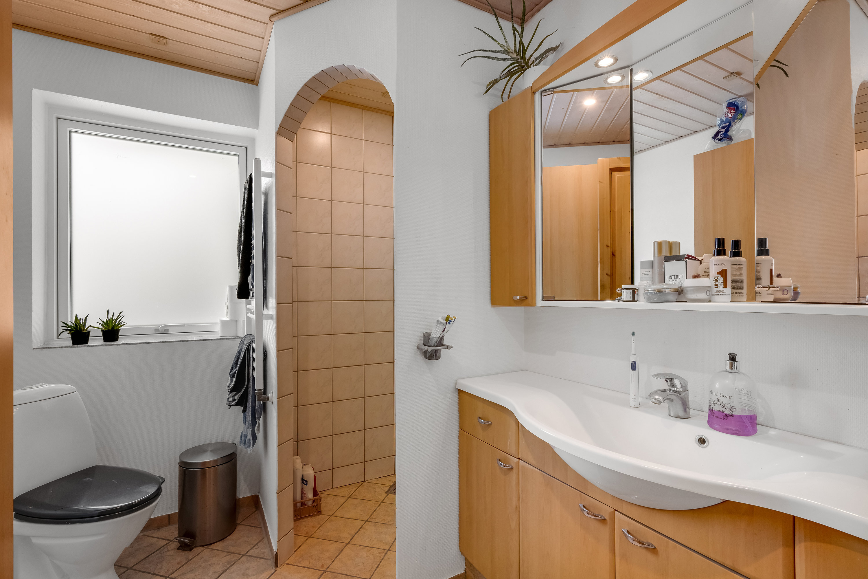 Fremhævet badeværelse billede i fuldskærmstilstand. Billede af Hjortevej 7, Hee, 6950 Ringkøbing