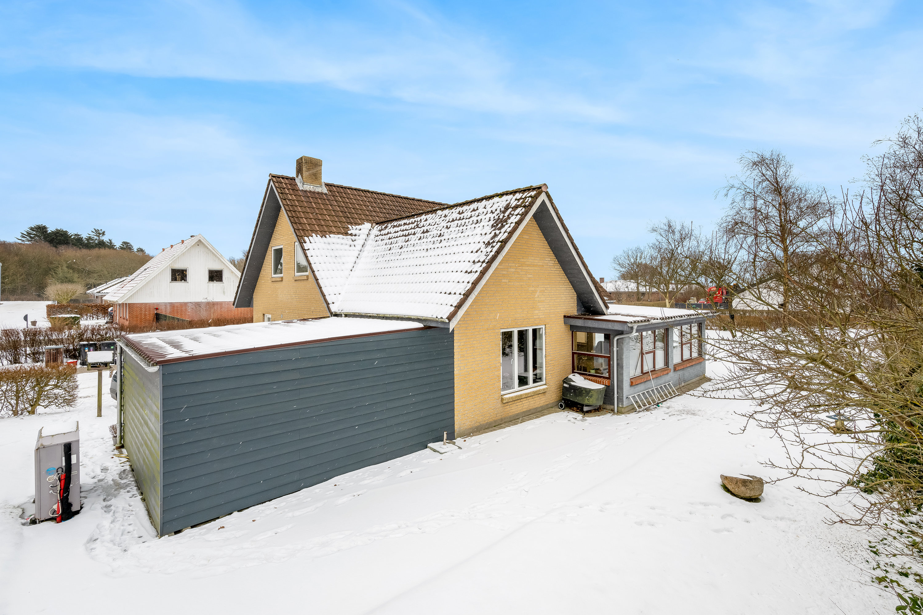 Fremhævet facade billede i fuldskærmstilstand. Billede af Hjortevej 7, Hee, 6950 Ringkøbing