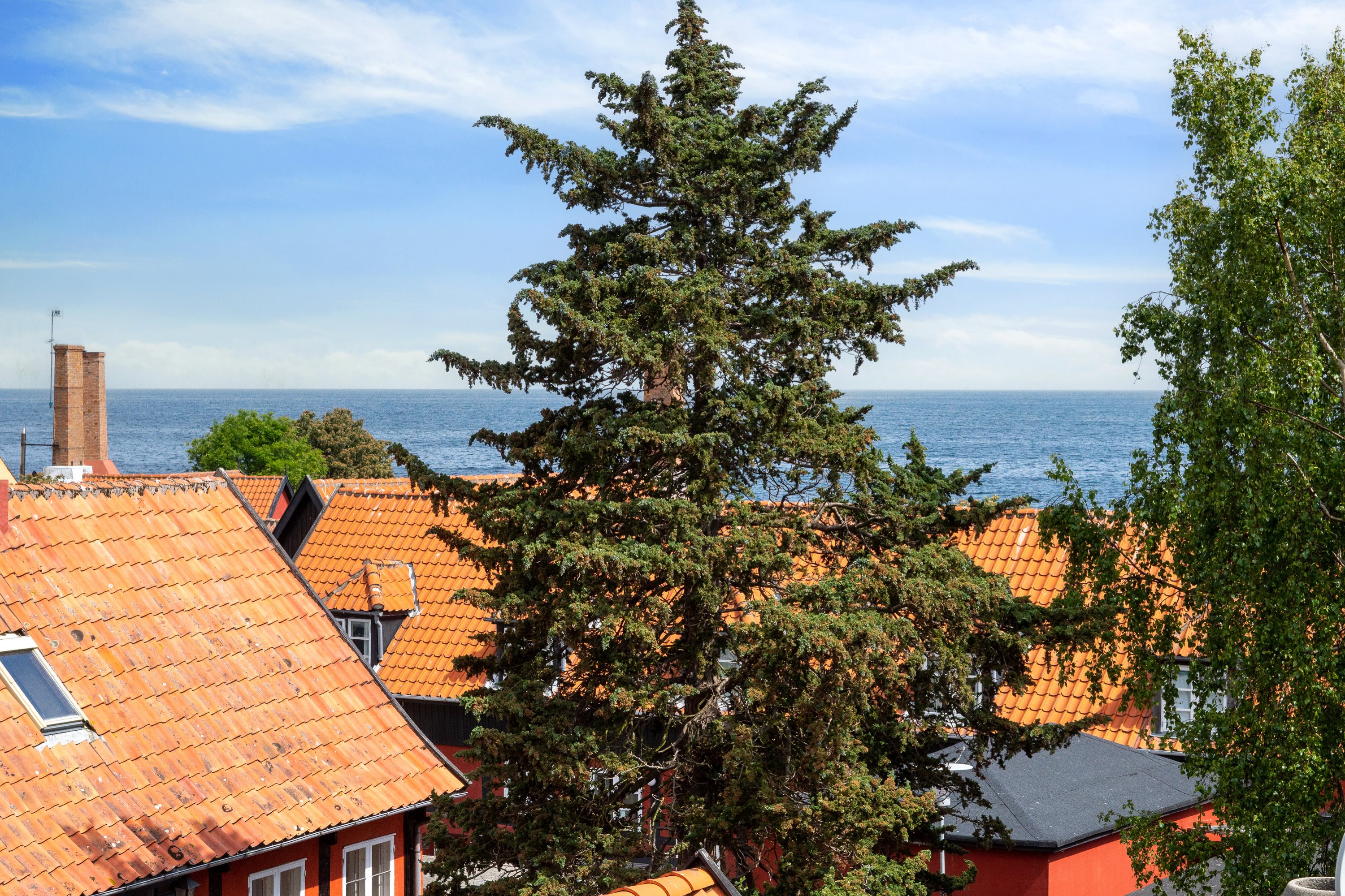 Fremhævet udendørs billede i fuldskærmstilstand. Billede af Brøddegade 39, 3760 Gudhjem