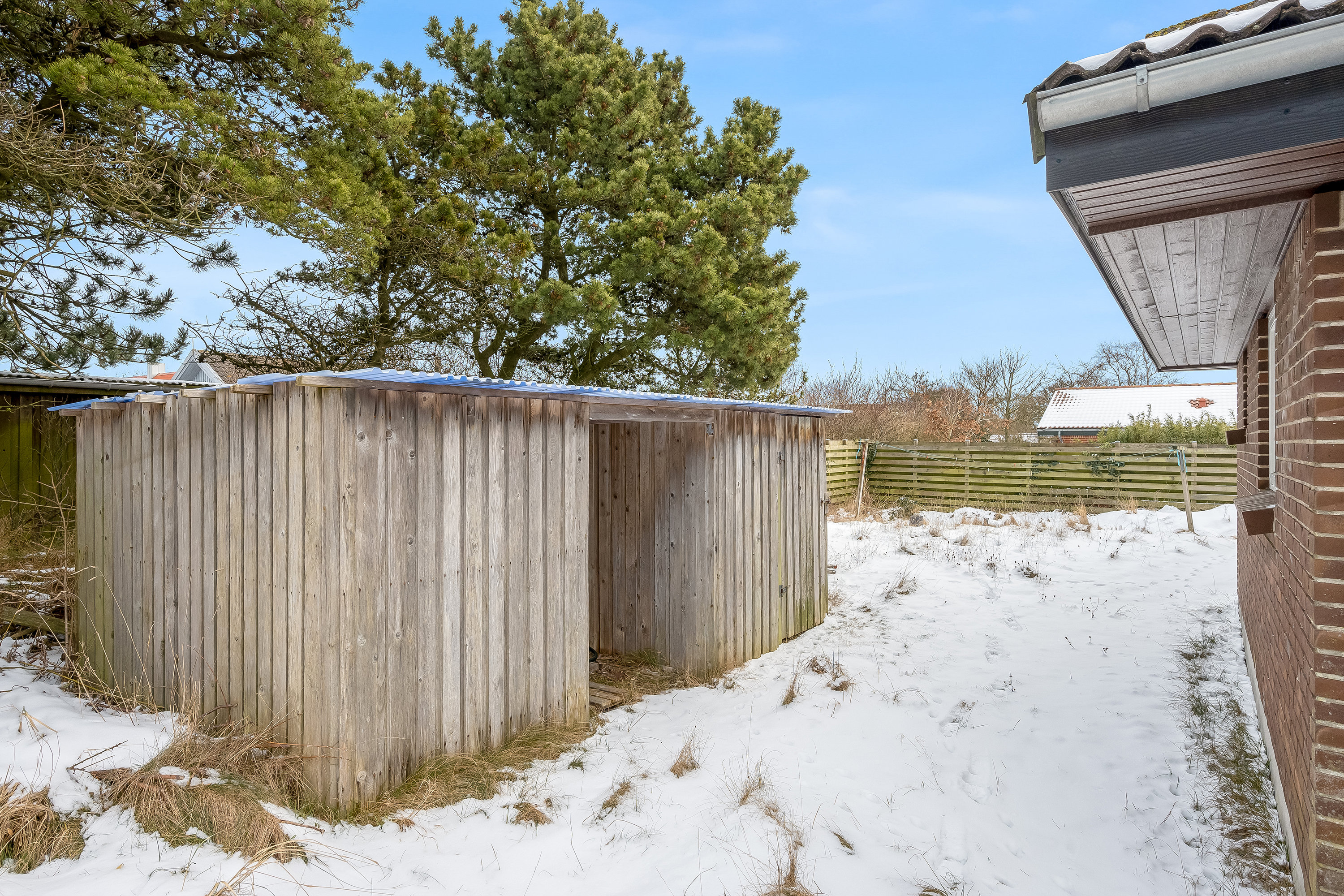 Fremhævet facade billede i fuldskærmstilstand. Billede af Bavnebjerg 36, Nordby, 6720 Fanø