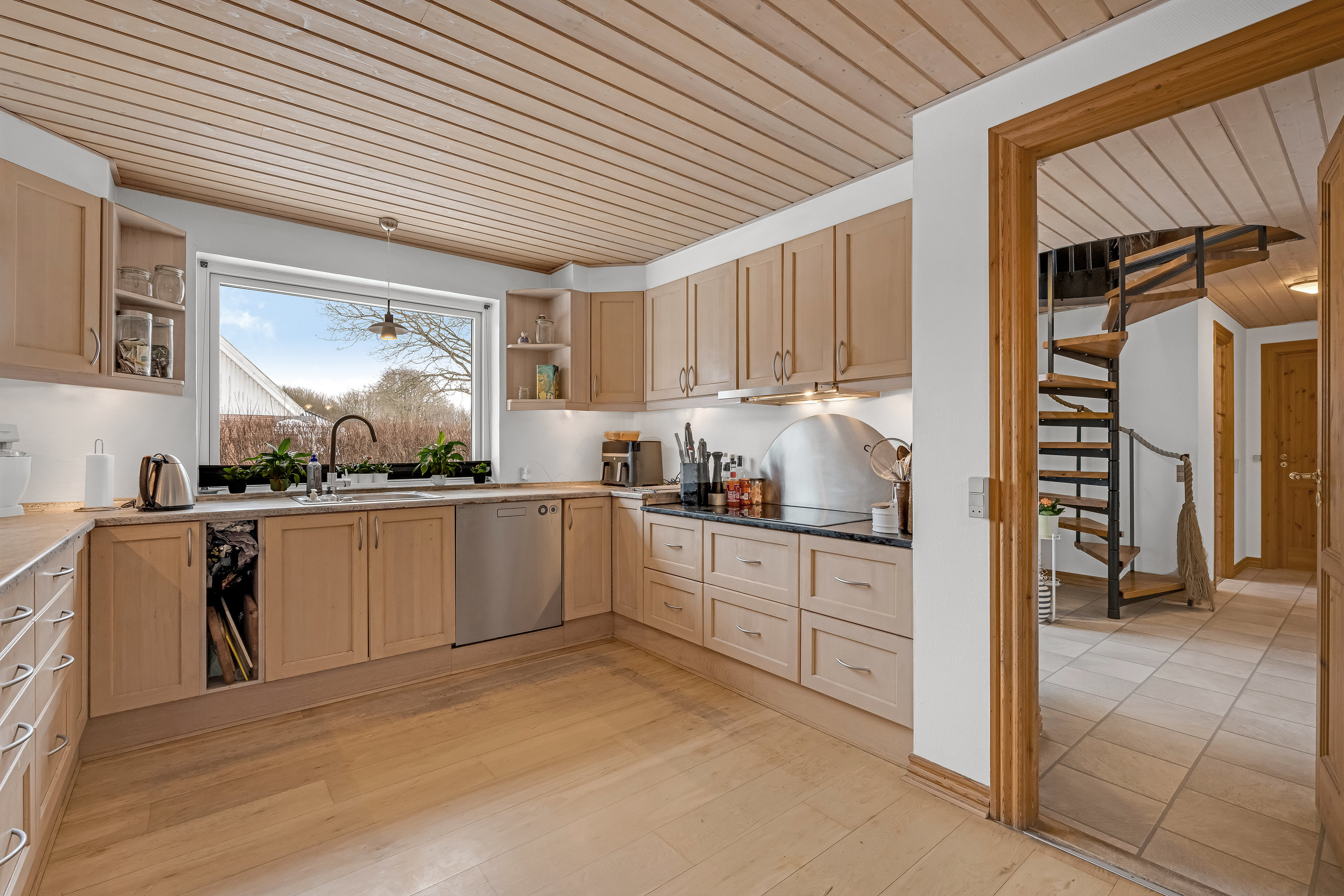 Fremhævet køkken billede i fuldskærmstilstand. Billede af Hjortevej 7, Hee, 6950 Ringkøbing