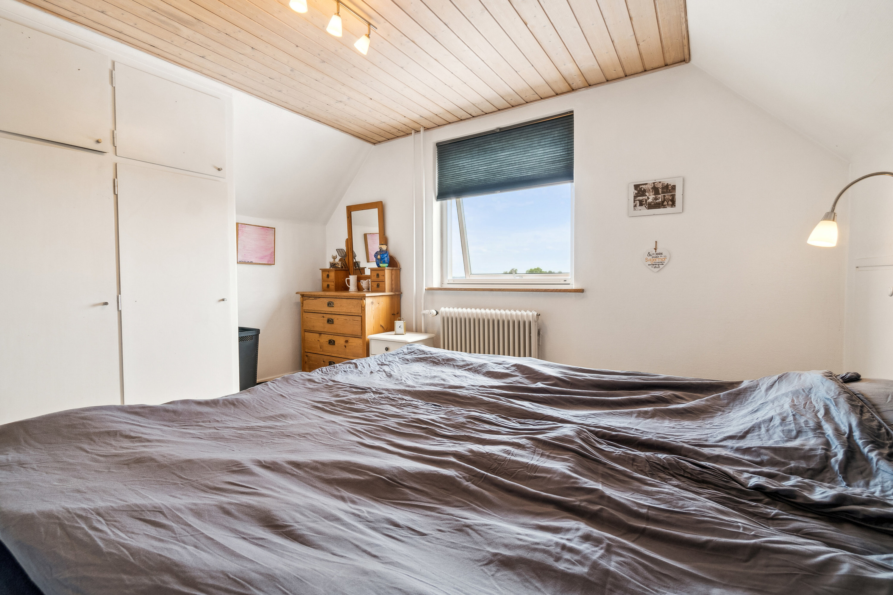 Fremhævet soveværelse billede i fuldskærmstilstand. Billede af Stakhaven 4, Aakirkeby, 3720 Aakirkeby