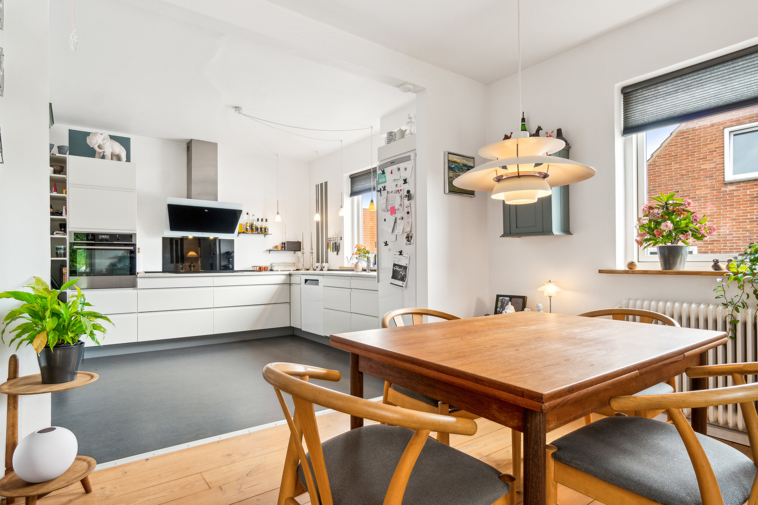 Fremhævet spisestue billede i fuldskærmstilstand. Billede af Stakhaven 4, Aakirkeby, 3720 Aakirkeby