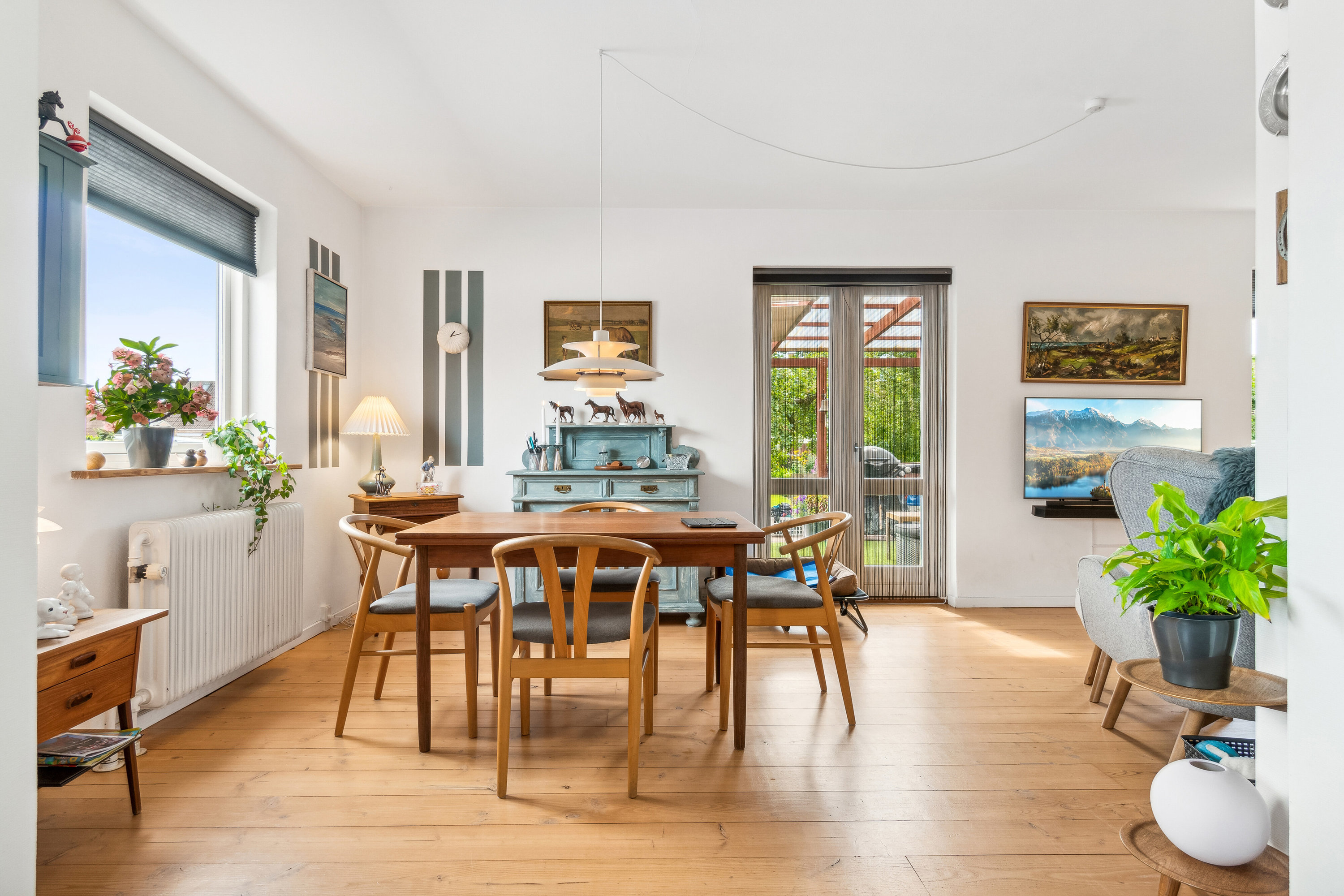 Fremhævet spisestue billede i fuldskærmstilstand. Billede af Stakhaven 4, Aakirkeby, 3720 Aakirkeby