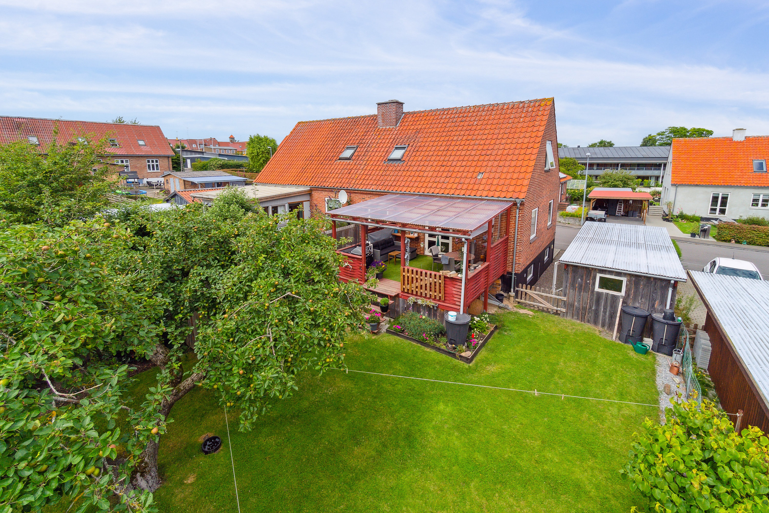 Fremhævet set fra haven billede i fuldskærmstilstand. Billede af Stakhaven 4, Aakirkeby, 3720 Aakirkeby