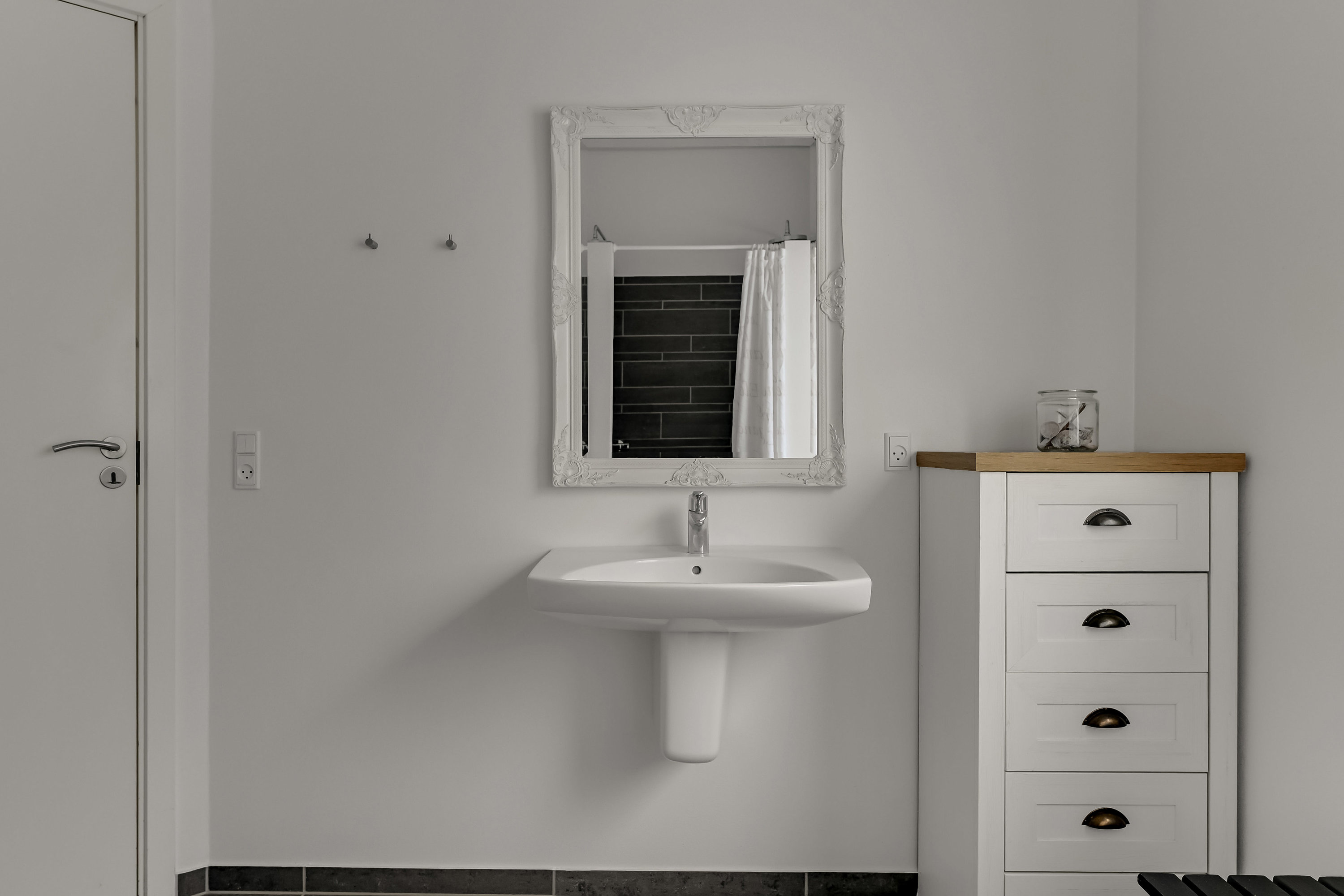 Fremhævet badeværelse billede i fuldskærmstilstand. Billede af Horns Bjerge 15, 6857 Blåvand