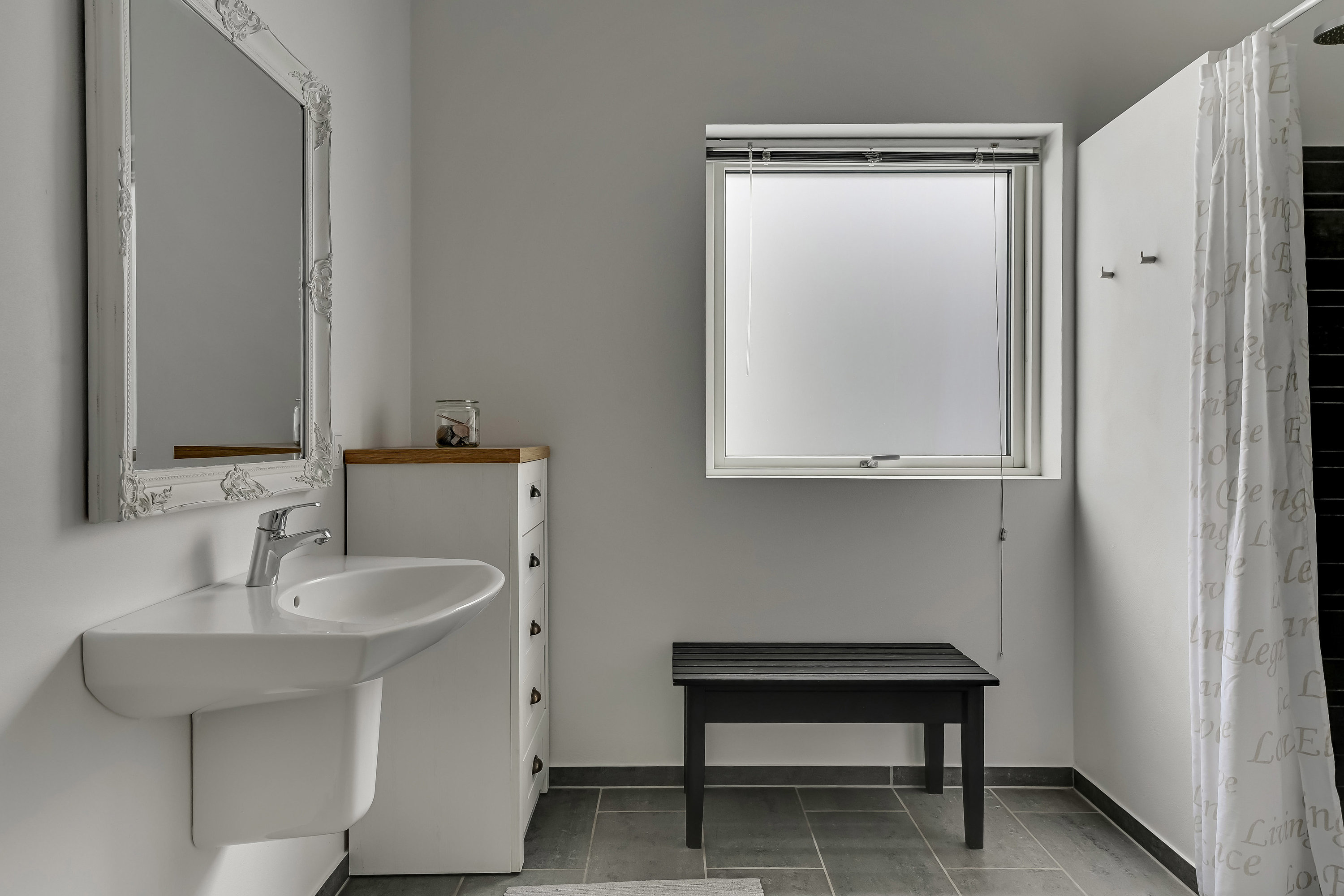 Fremhævet badeværelse billede i fuldskærmstilstand. Billede af Horns Bjerge 15, 6857 Blåvand