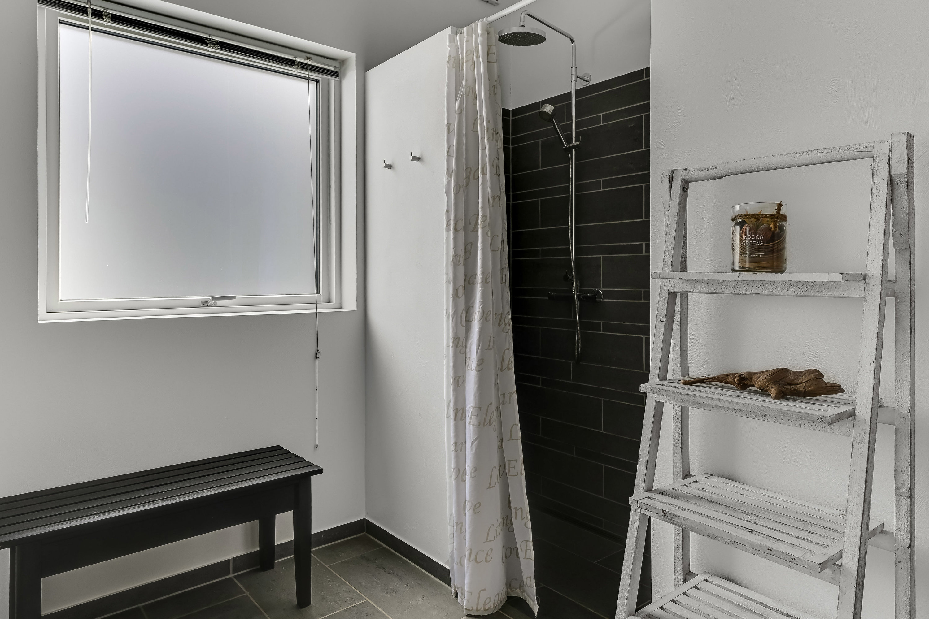 Fremhævet badeværelse billede i fuldskærmstilstand. Billede af Horns Bjerge 15, 6857 Blåvand