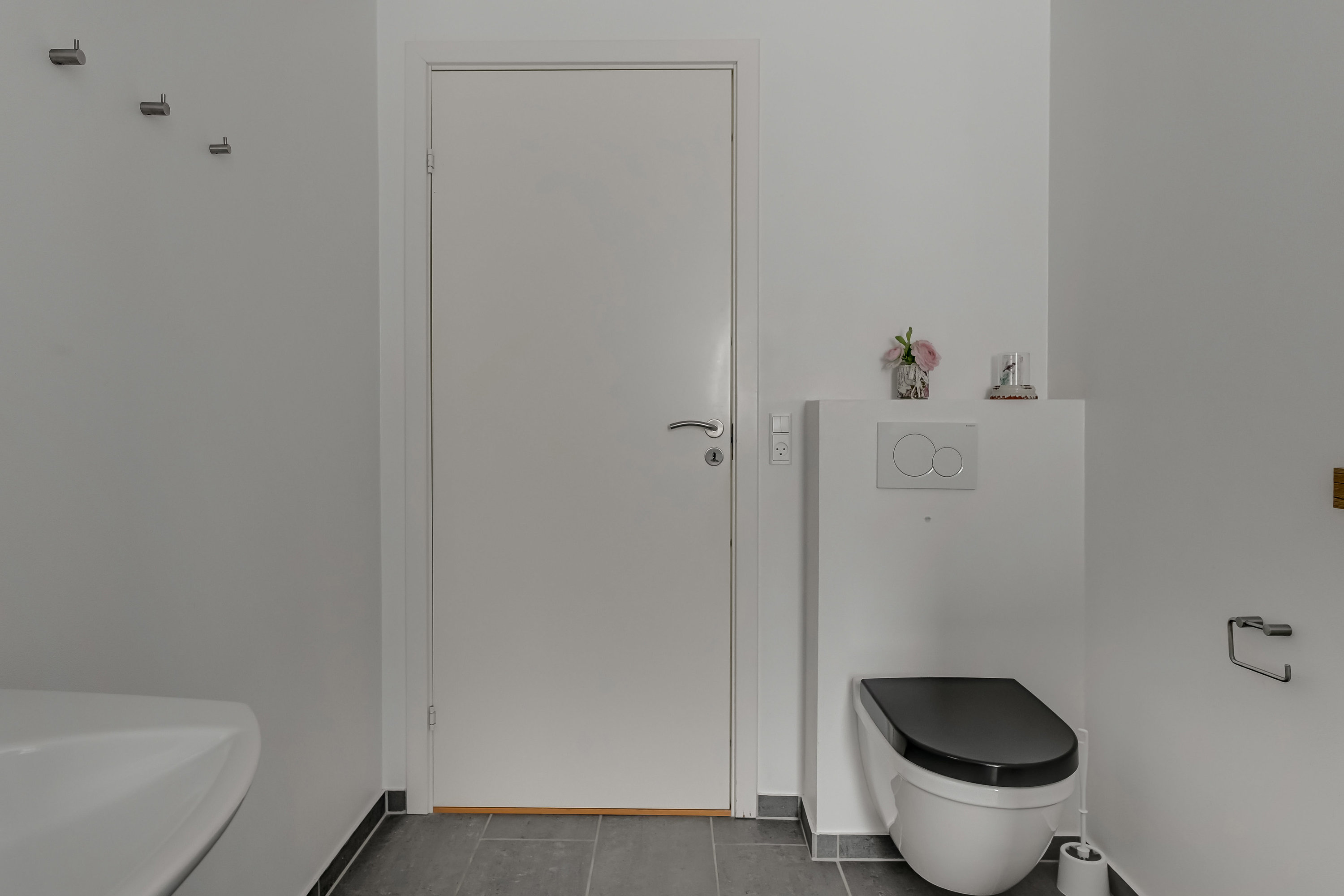 Fremhævet toilet billede i fuldskærmstilstand. Billede af Horns Bjerge 15, 6857 Blåvand