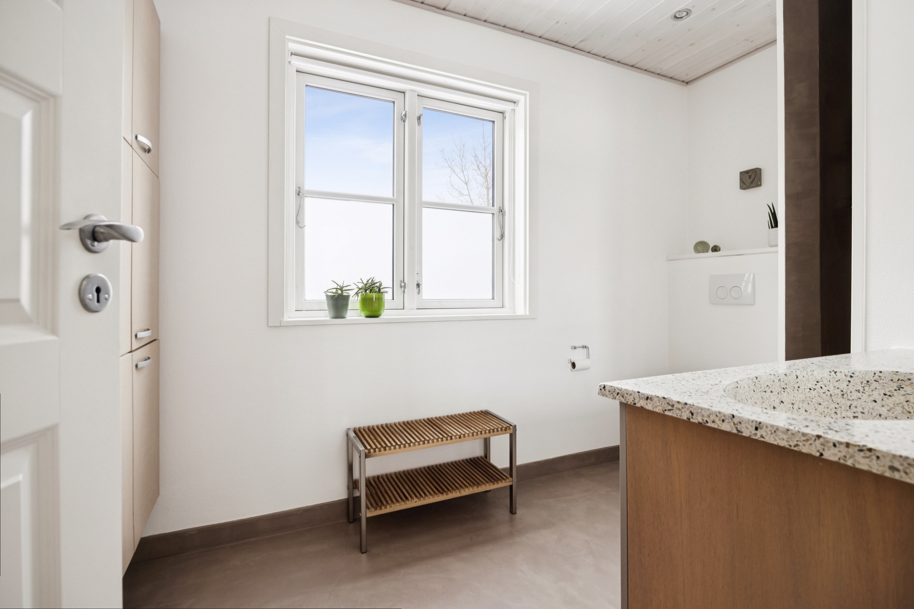 Fremhævet badeværelse billede i fuldskærmstilstand. Billede af Østerstrand 69, 9370 Hals