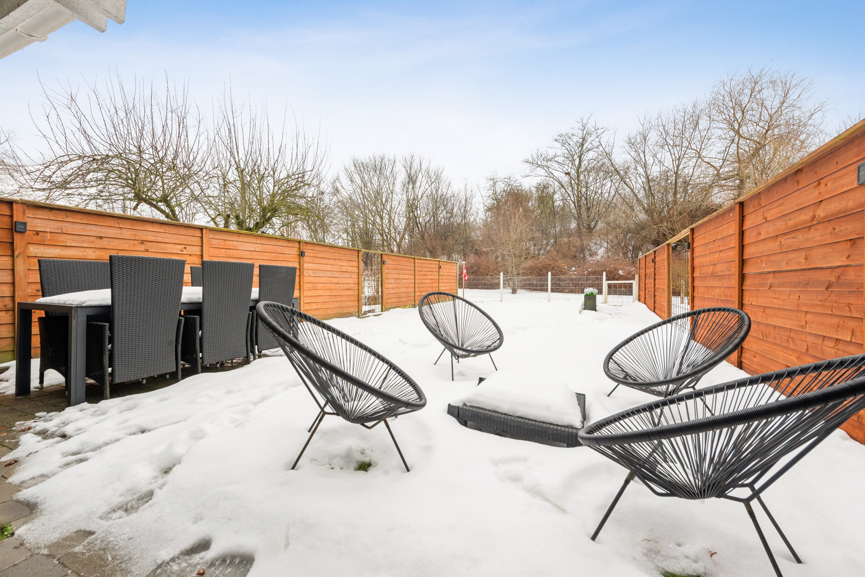 Fremhævet altan billede i fuldskærmstilstand. Billede af Blåhegnet 50, 2670 Greve