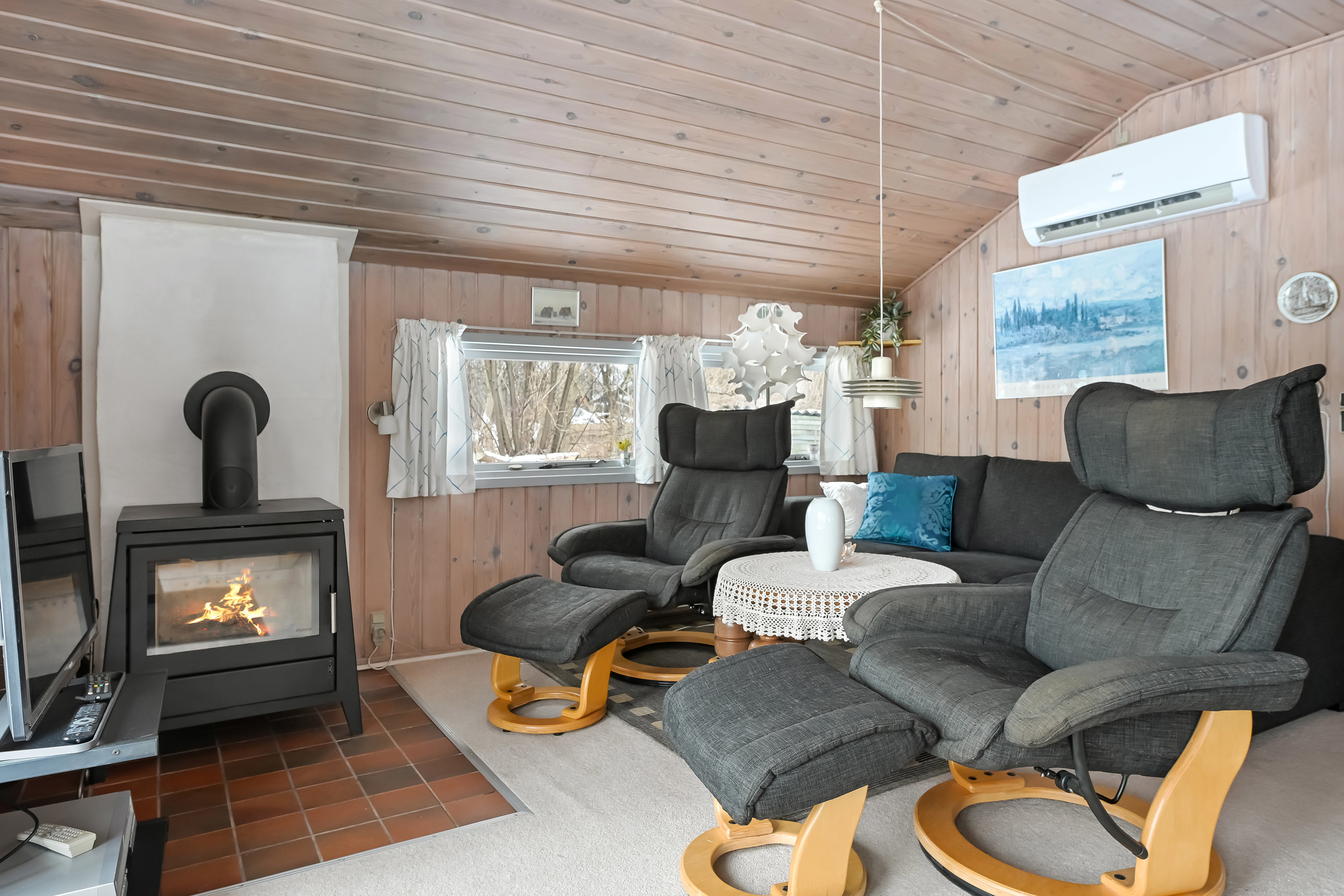 Fremhævet stue billede i fuldskærmstilstand. Billede af Blåbærvangen 10, Jegum, 6840 Oksbøl