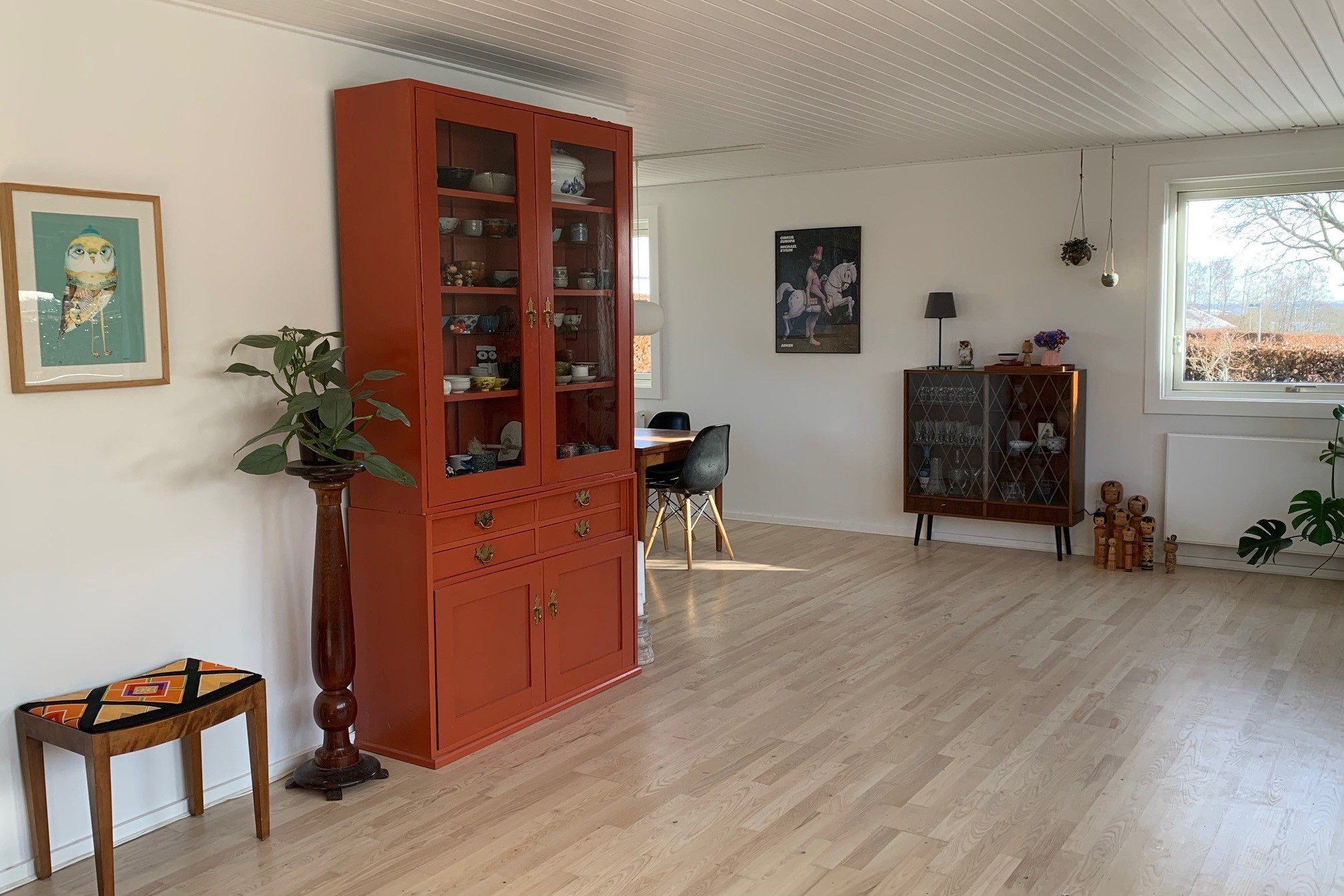 Fremhævet stue billede i fuldskærmstilstand. Billede af K A Hasselbalchs Vej 32, 3070 Snekkersten