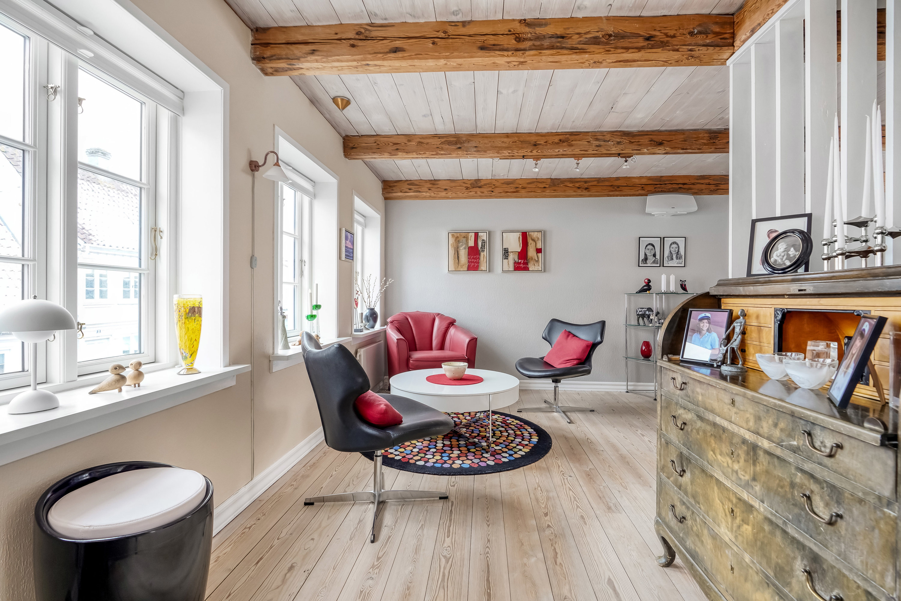 Fremhævet stue billede i fuldskærmstilstand. Billede af Ramsherred 20, 5000 Odense C