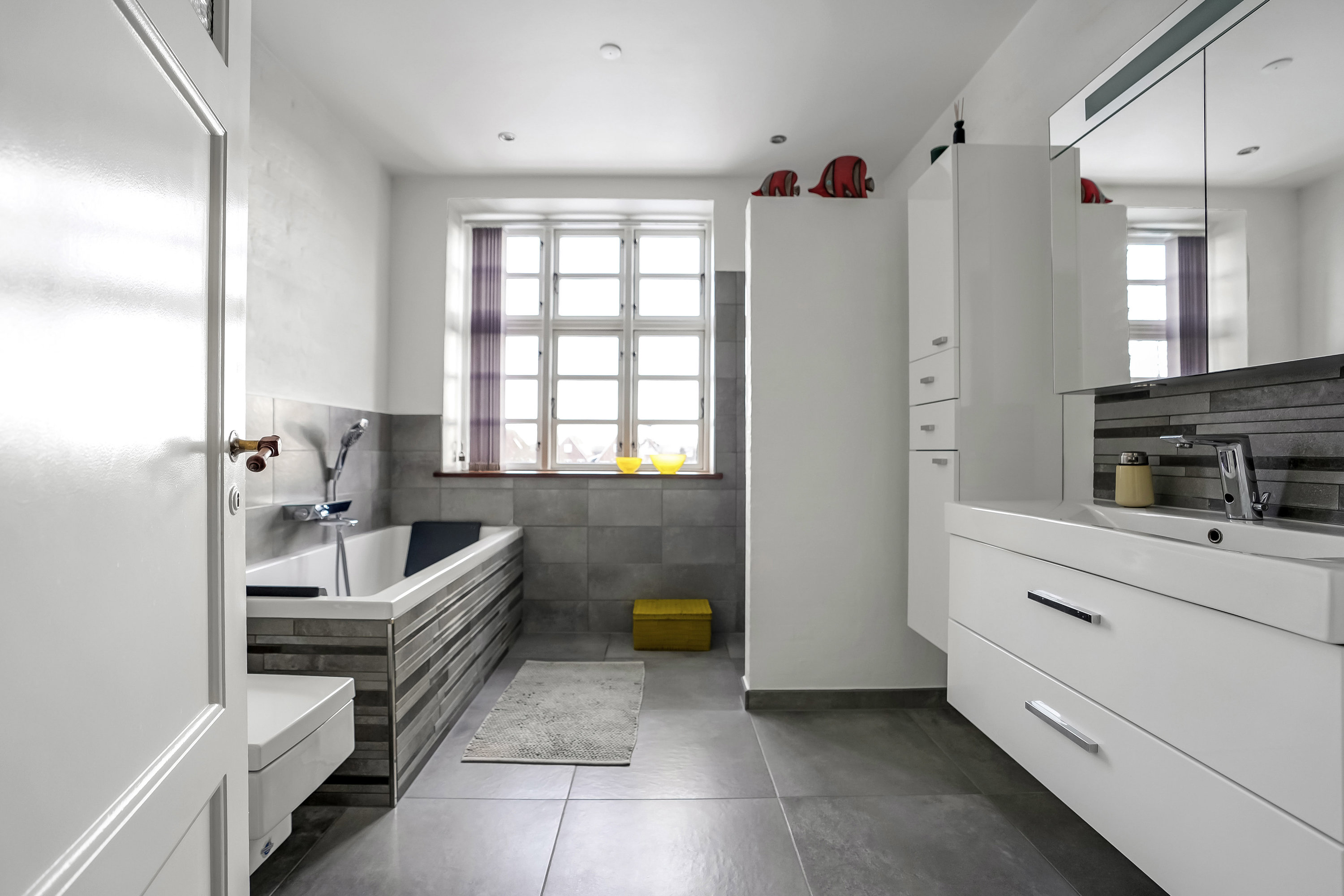 Fremhævet badeværelse billede i fuldskærmstilstand. Billede af Teisensvej 1, 5000 Odense C