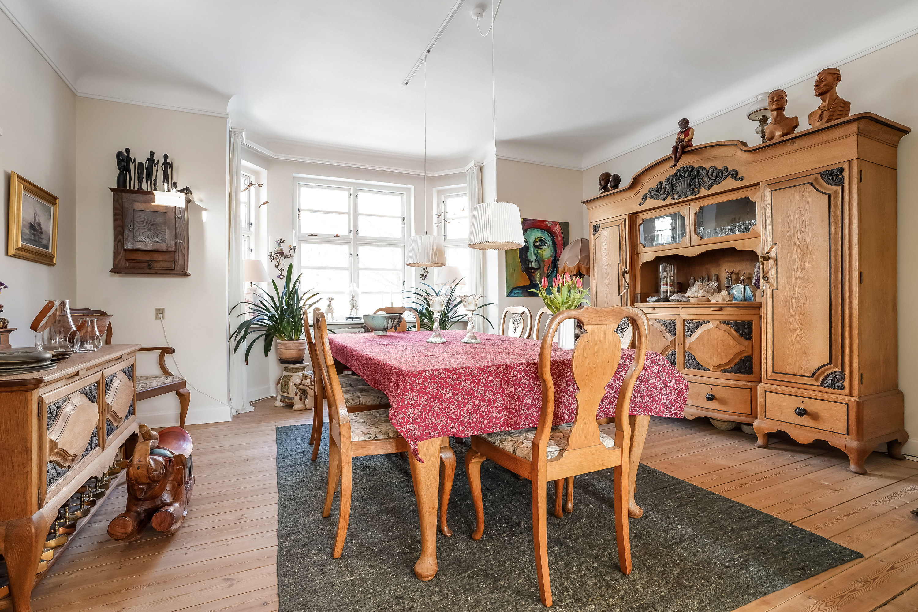 Fremhævet stue billede i fuldskærmstilstand. Billede af Teisensvej 1, 5000 Odense C